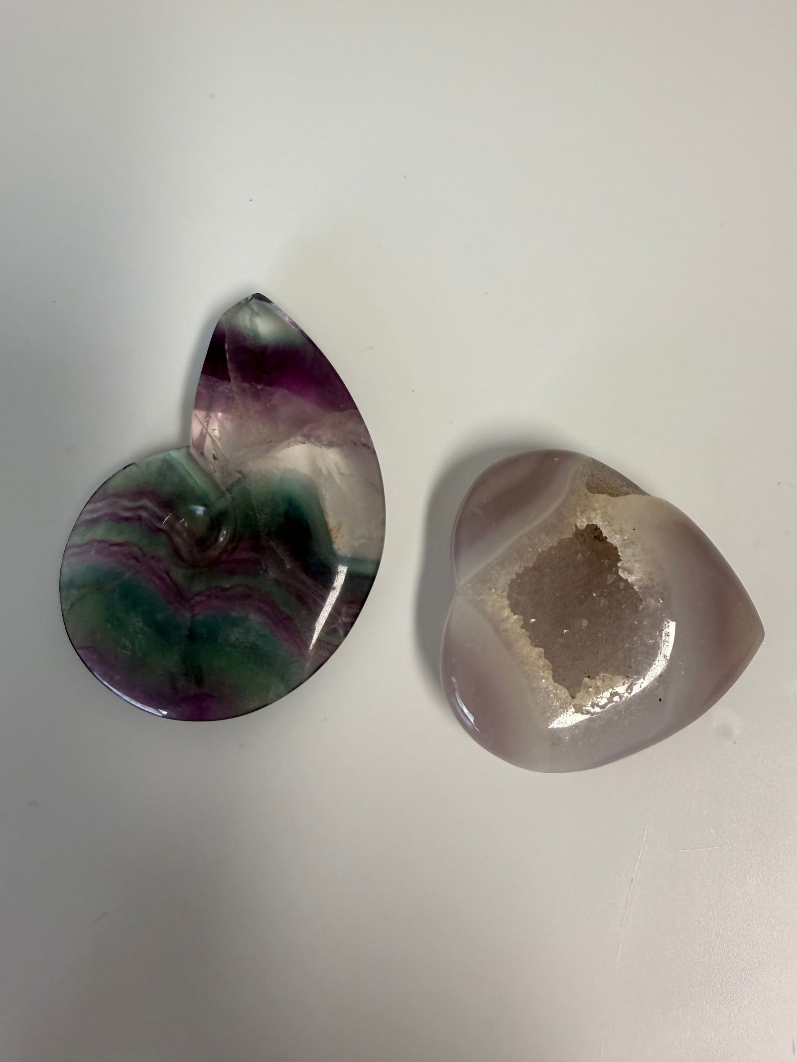 Artificial Crystal: Dimension: 2.8 inch / 6.2 cm , please note Due to manual measurement, dimensions may vary. Condition: Good used condition, please note buyers are obligated to come to the site to inspect the