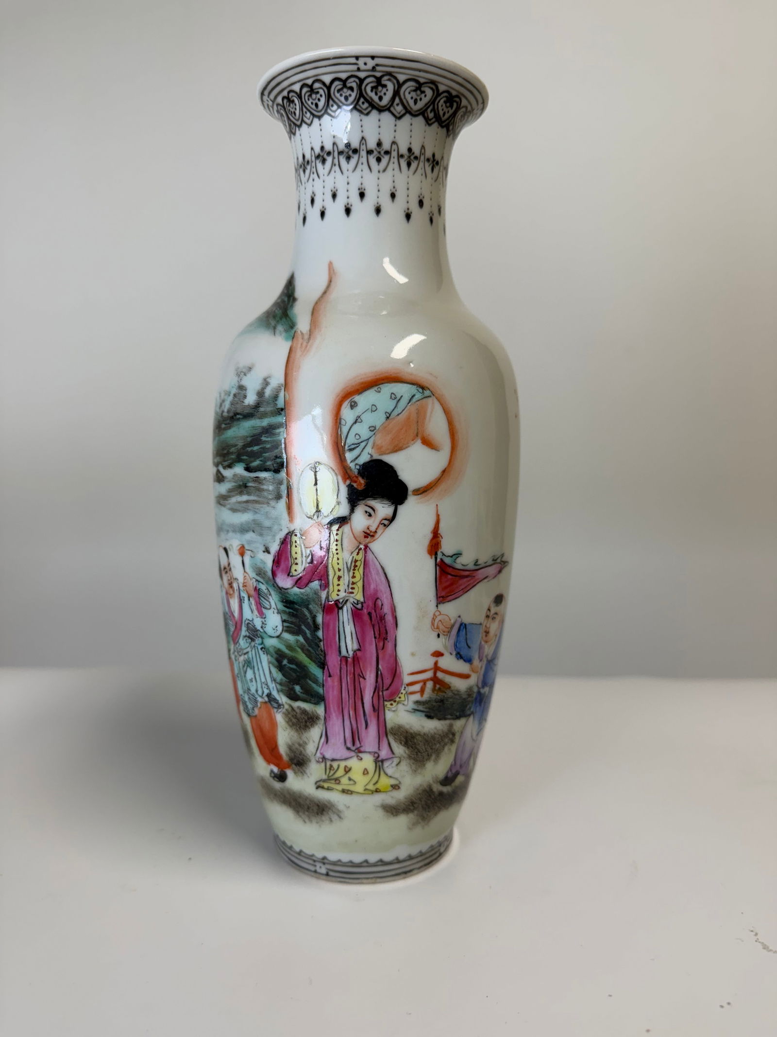 Chinese egg shell famille rose porcelain vase China characters mark (1 of 7)