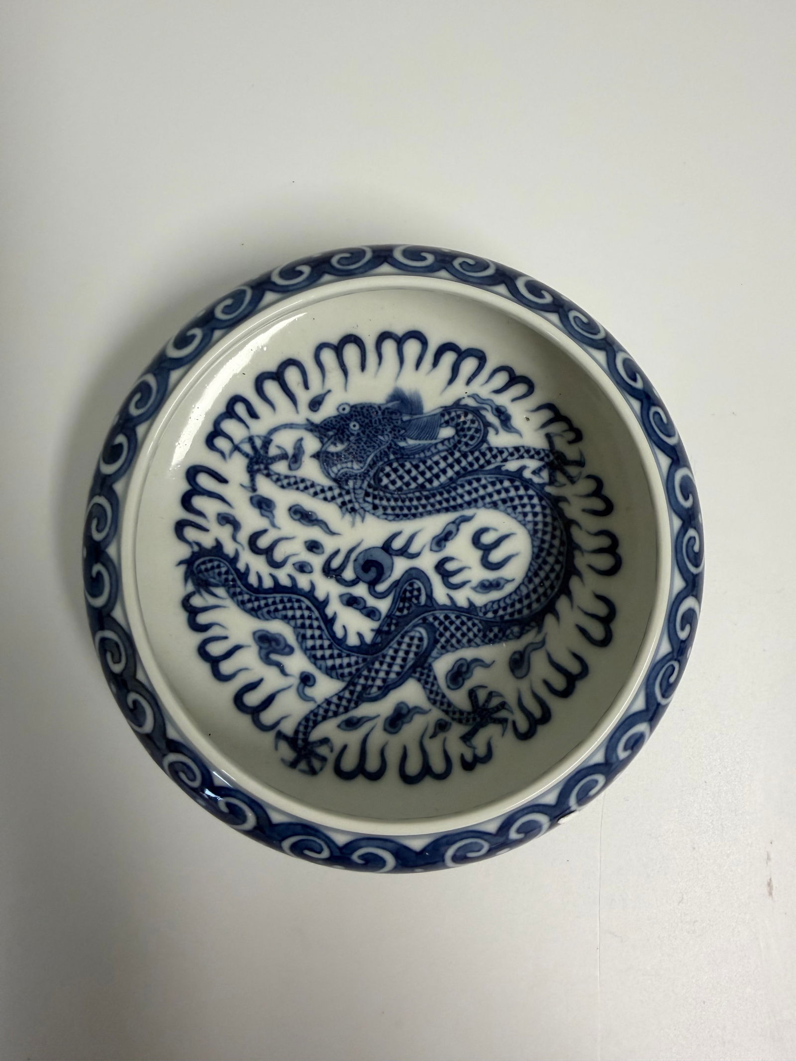 Chinese blue and white dragon China porcelain plate mark: Dimension: 5 inch / 12.8 cm , please note Due to manual measurement, dimensions may vary. Condition: Good used condition, please note buyers are obligated to come to the site to inspect the condition