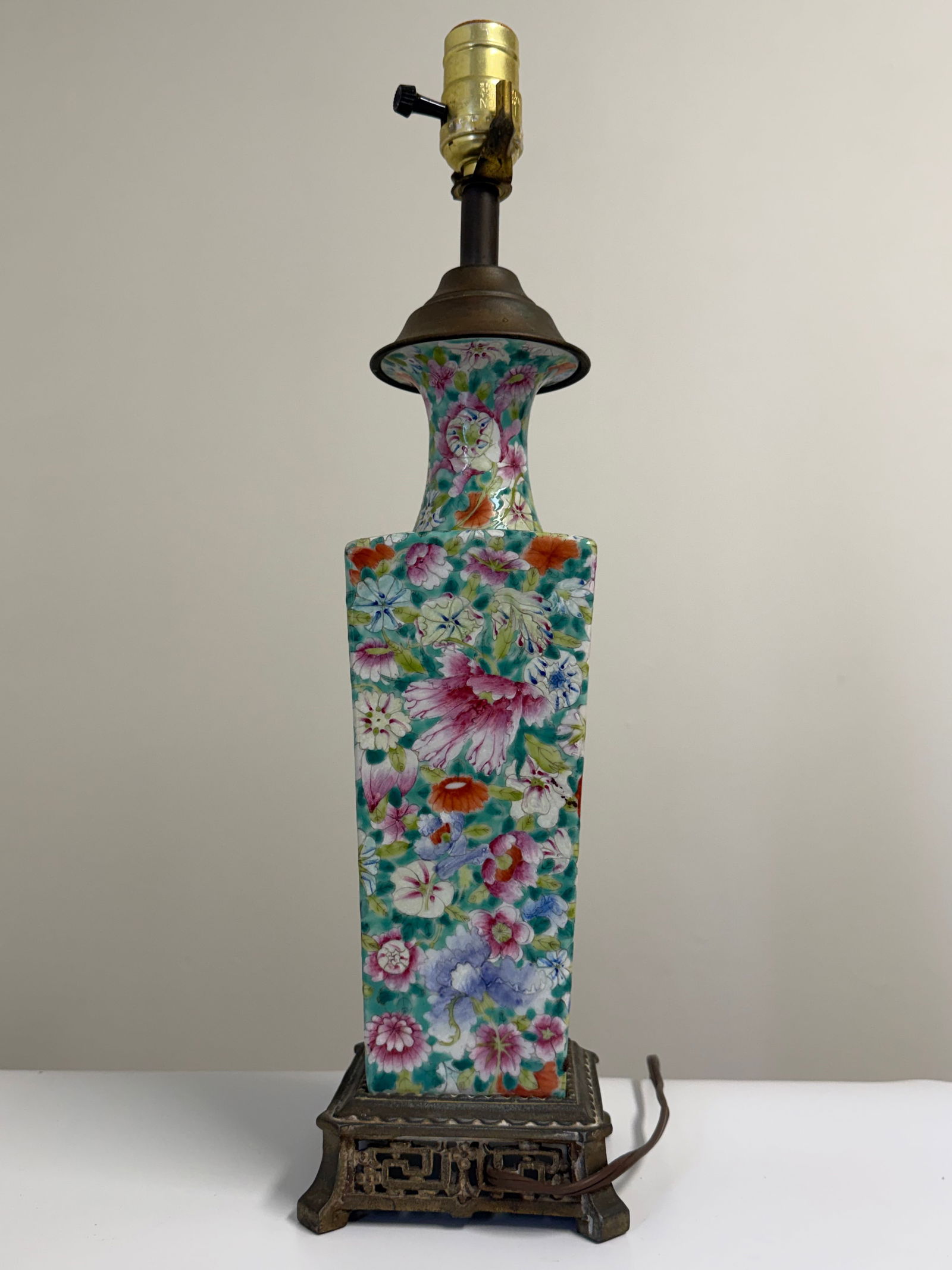 Chinese enameled famille rose square porcelain vase lamp: Dimension: Tall rim 18 inch / 45.8 cm , please note Due to manual measurement, dimensions may vary. Condition: Good used condition, please note buyers are obligated to come to the site to inspect the