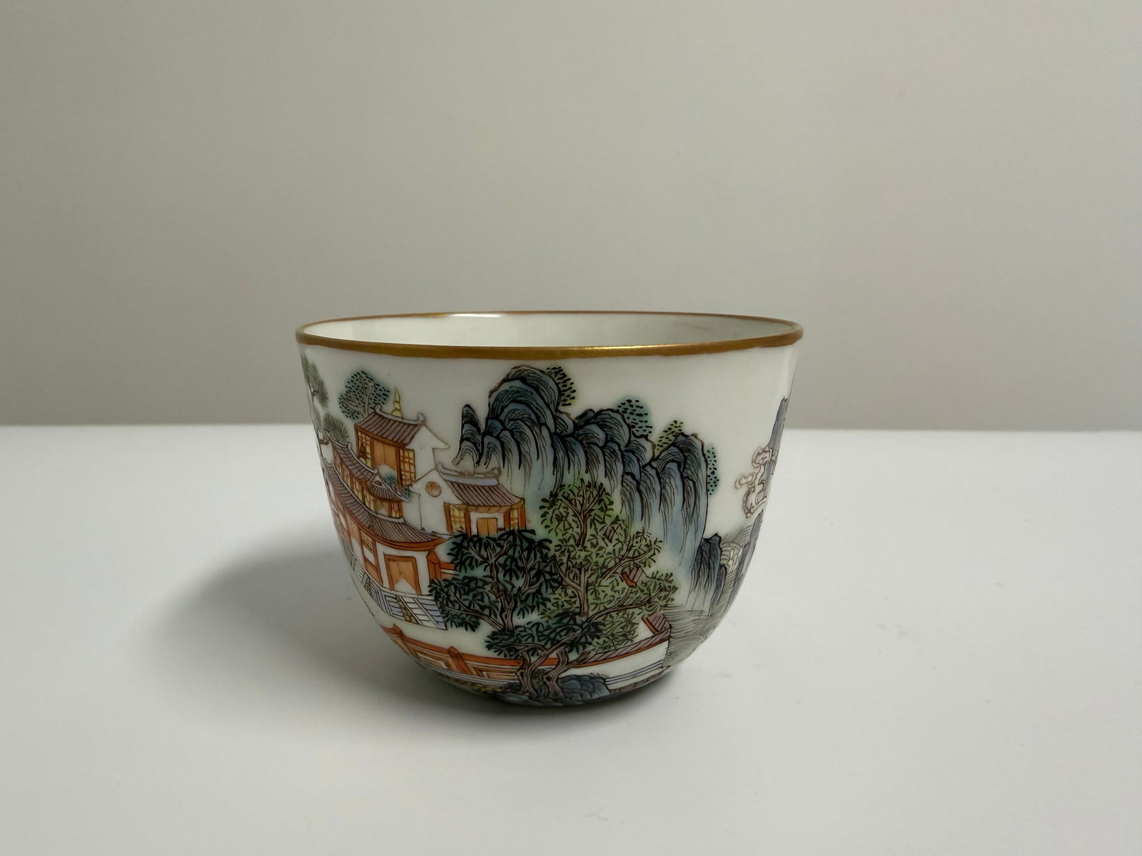 Chinese famille rose porcelain cup red China characters mark (1 of 9)