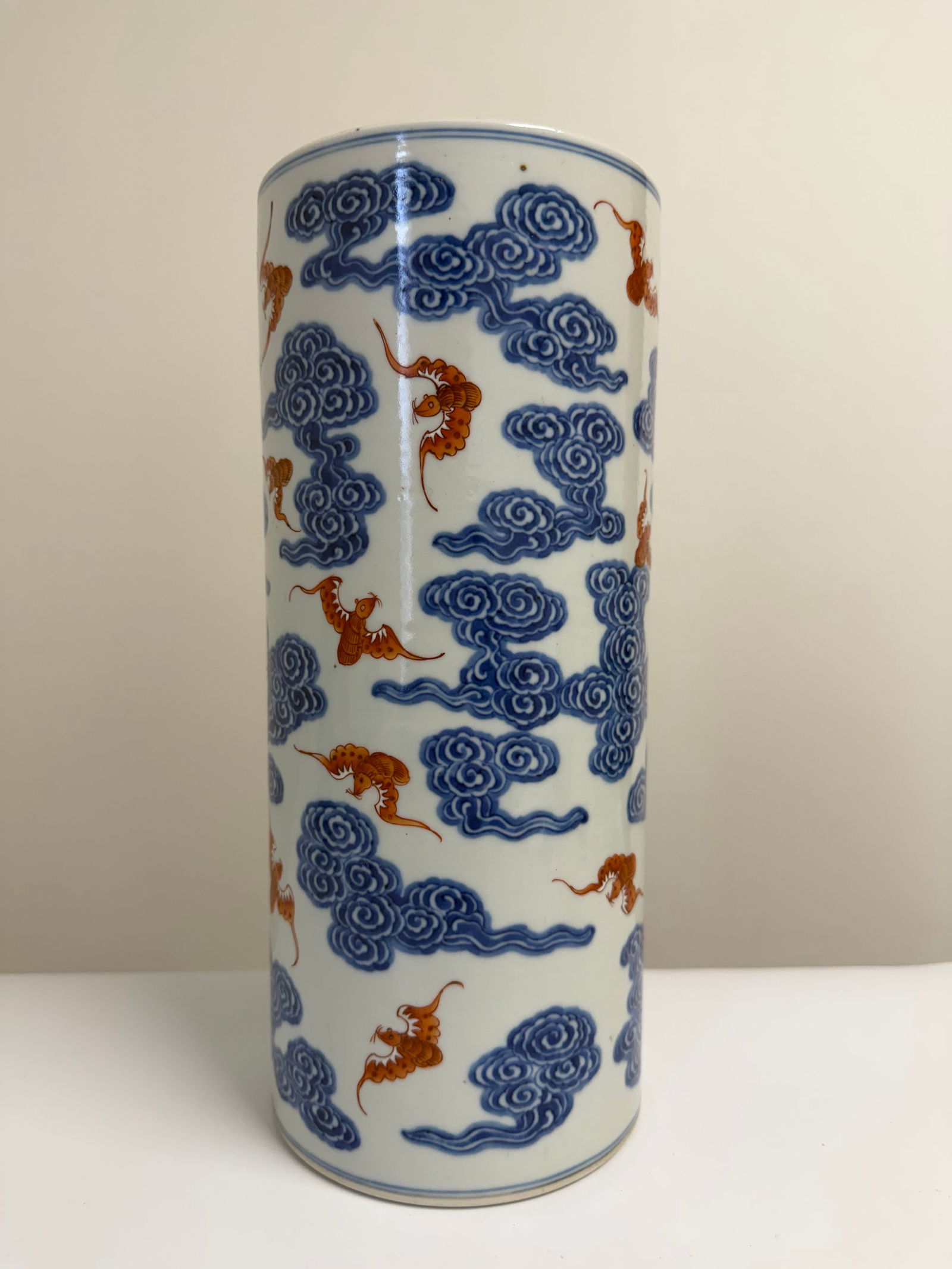 Chinese blue and white red bats porcelain vase China hat stand - 5