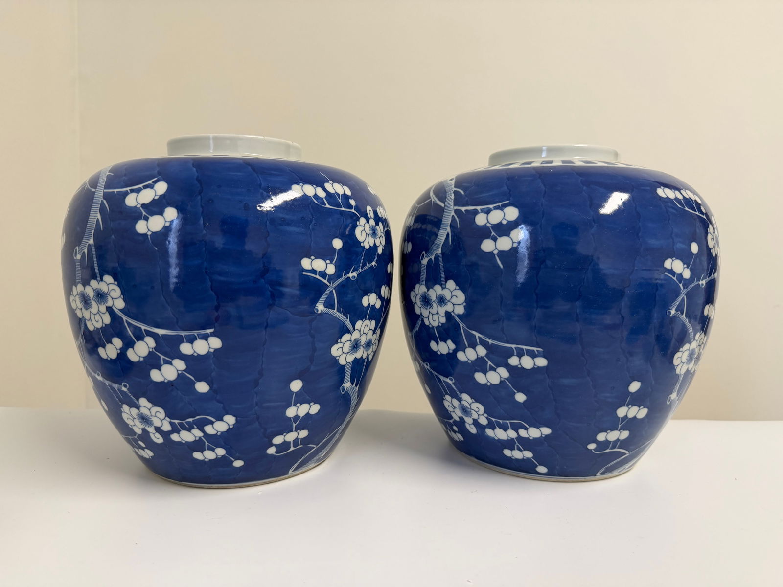 Pair of Chinese blue and white plum bossom large ginger jars China vases (1 of 7)