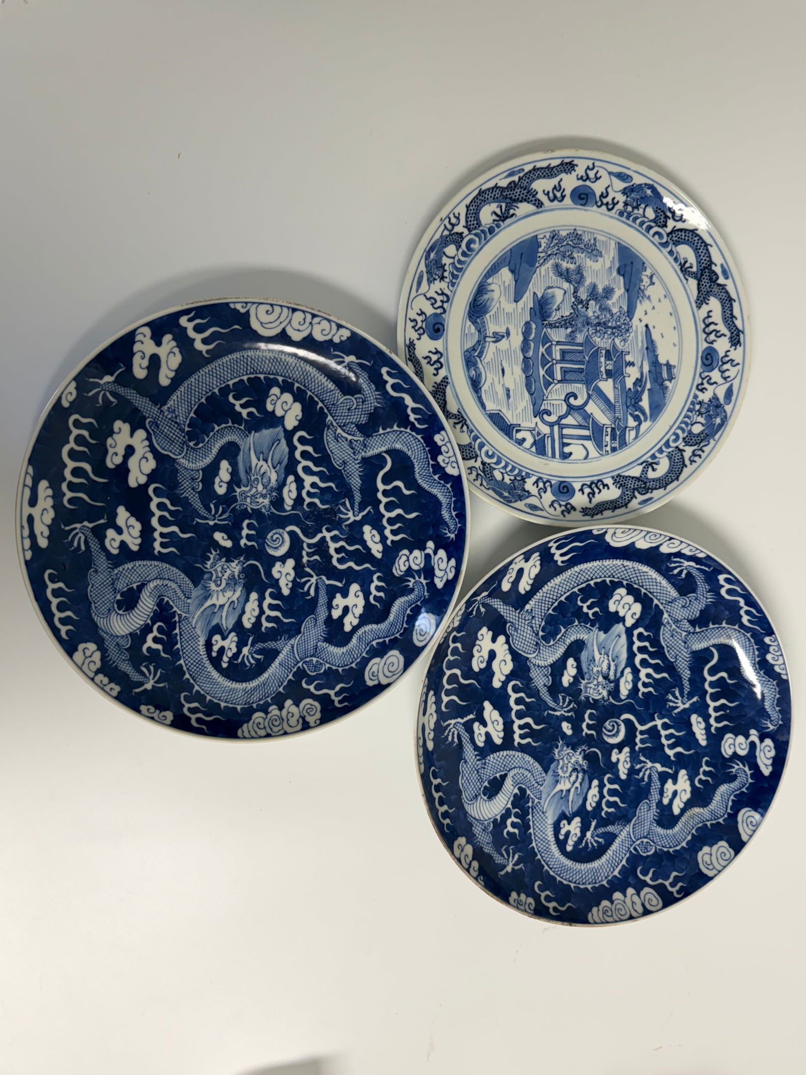 Set Of 3 Chinese blue and white dragons plates (1 of 8)