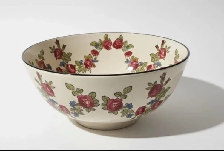 Large Vintage Royal Doulton / Franciscan “Orient” Pattern Large Bowl: Dimension: 10 inches please note Due to manual measurement, dimensions may vary. Condition: Good used condition, please note buyers are obligated to come to the site to inspect the condition and