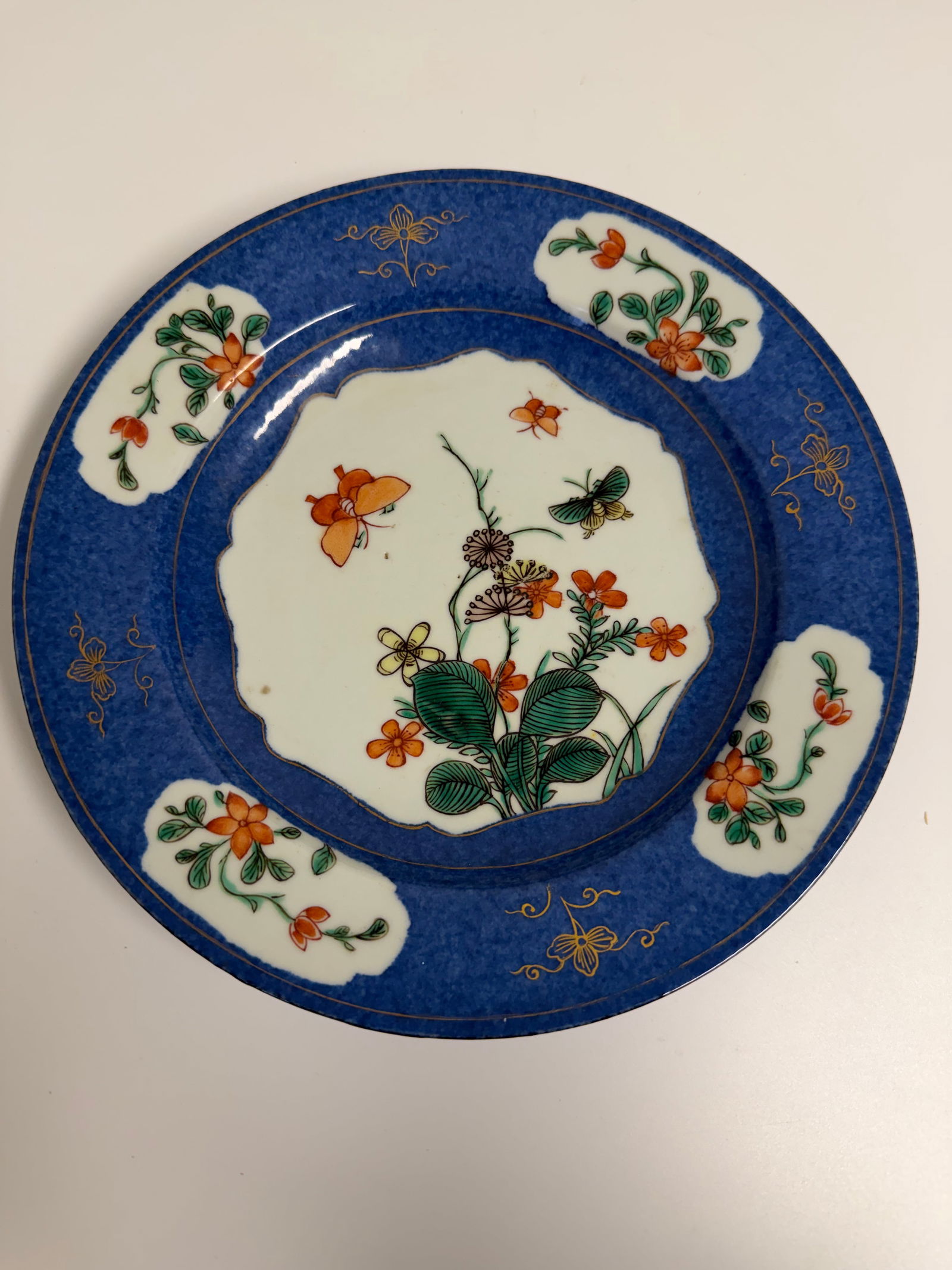 Chinese blue glazed famille rose porcelain plate blue and white China mark: Dimension: 8.7 inch / 22.2 cm , please note Due to manual measurement, dimensions may vary. Condition: Good used condition, please note buyers are obligated to come to the site to inspect the