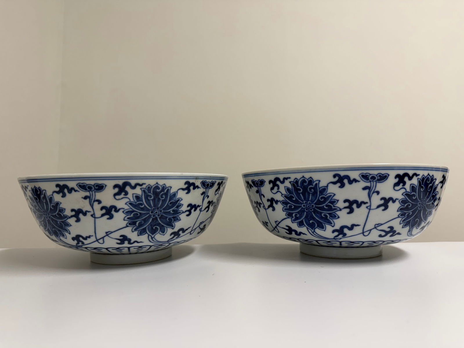 Pair of Chinese blue and white porcelain bowl China characters mark: Dimension: 9.2 inch / 23.3 cm , please note Due to manual measurement, dimensions may vary. Condition: Good used condition, please note buyers are obligated to come to the site to inspect the