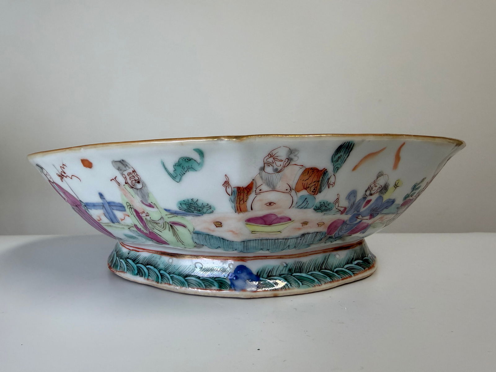 Chinese famille rose porcelain China bowl: Dimension: width 10.7 inch / 27.2 cm , please note Due to manual measurement, dimensions may vary. Condition: Good used condition, please note buyers are obligated to come to the site to inspect the