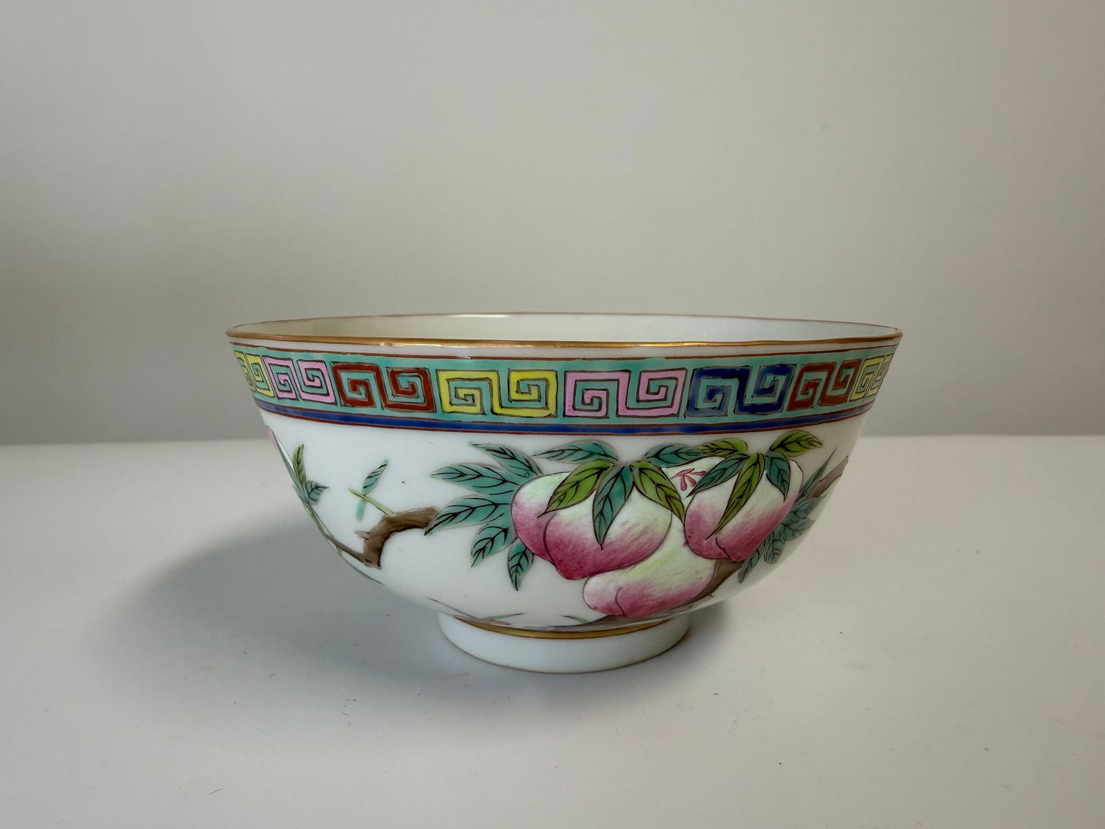 Chinese famille rose porcelain peach bowl mark: Dimension: 4.3 inch / 11.2 cm , please note Due to manual measurement, dimensions may vary. Condition: Good used condition, please note buyers are obligated to come to the site to inspect the conditio