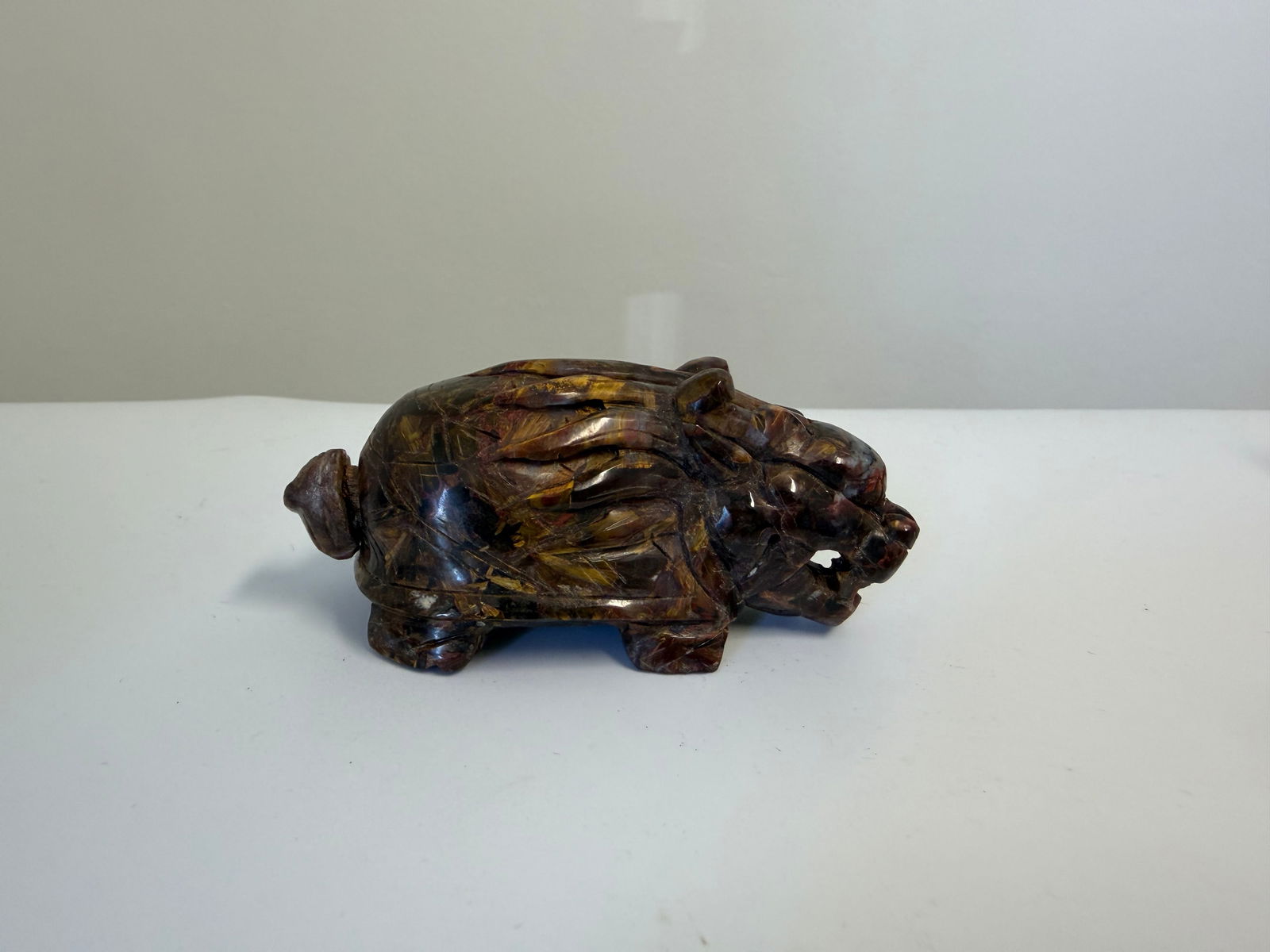 Stone-carved pig: Dimension: 3.2 inch / 7.9 cm , please note Due to manual measurement, dimensions may vary. Condition: Good used condition, please note buyers are obligated to come to the site to inspect the