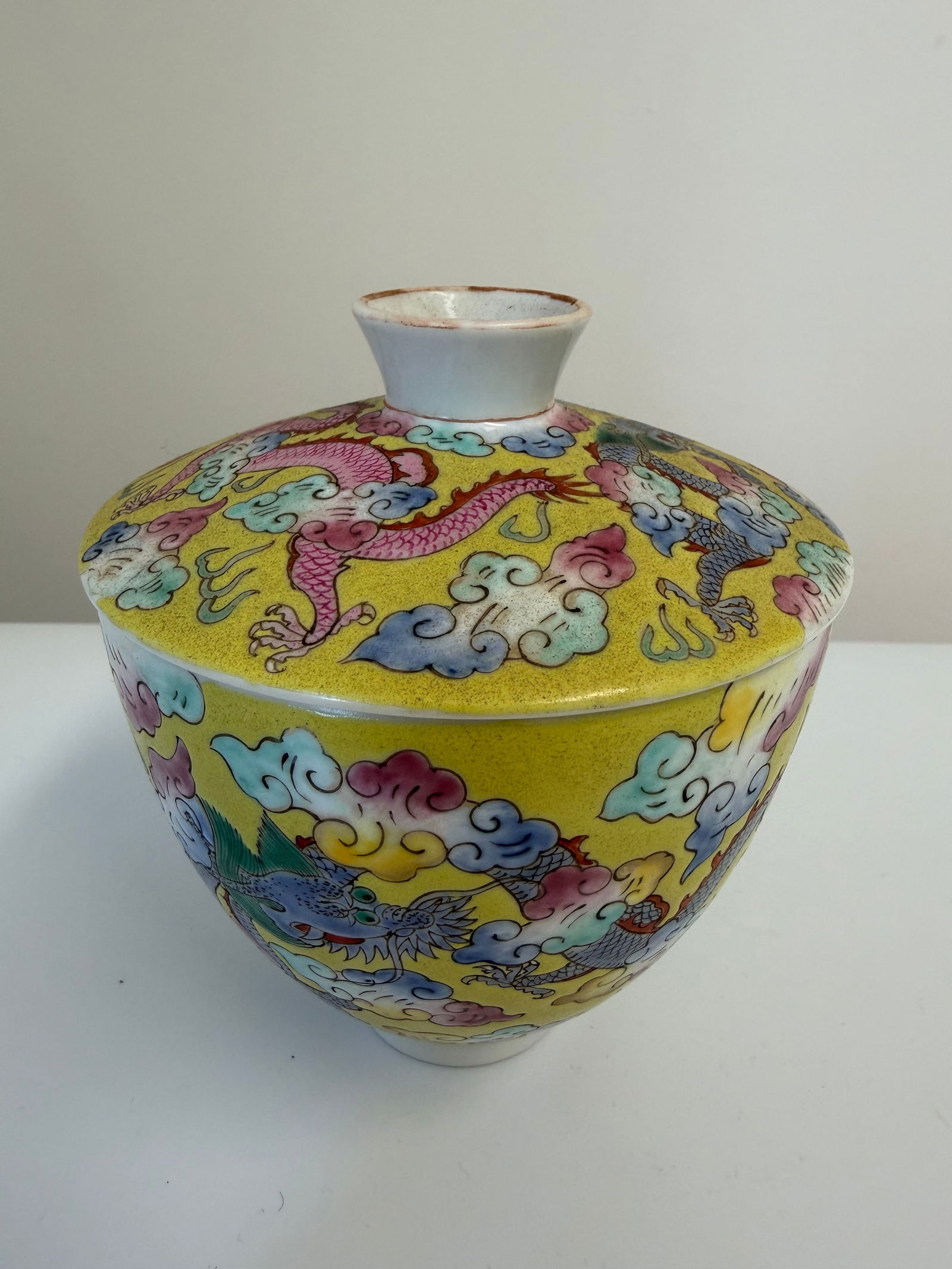Chinese yellow glazed enameled famille rose dragon lid jar: Dimension: Tall 5.1 inch / 13 cm , please note Due to manual measurement, dimensions may vary. Condition: Good used condition, please note buyers are obligated to come to the site to inspect the