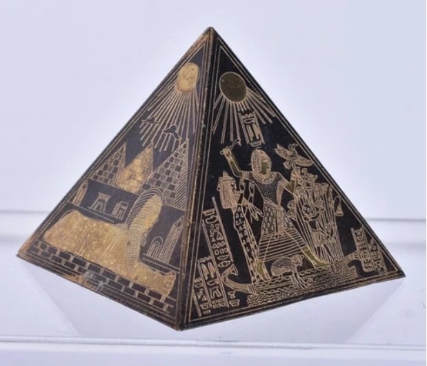 Antique Egyptian Revival Obelisk / Pyramid Desk Weight - Cairo Ware (c.1900): Dimension: 8 inches , please note Due to manual measurement, dimensions may vary. Condition: Good used condition, please note buyers are obligated to come to the site to inspect the condition and