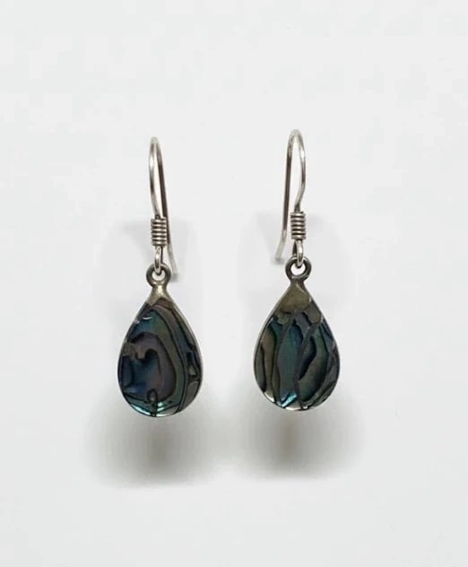 Vintage 925 Sterling Silver & Abalone Shell Teardrop Earrings: Dimension: 8 inches/ 20 cm, please note Due to manual measurement, dimensions may vary. Condition: Good used condition, please note buyers are obligated to come to the site to inspect the condition an