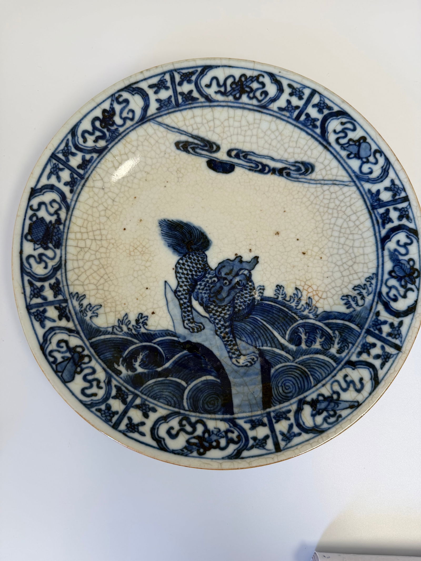 Chinese blue and white monster large plate: Dimension: 10.9 inch / 27.5 cm , please note Due to manual measurement, dimensions may vary. Condition: Good used condition, please note buyers are obligated to come to the site to inspect the conditi