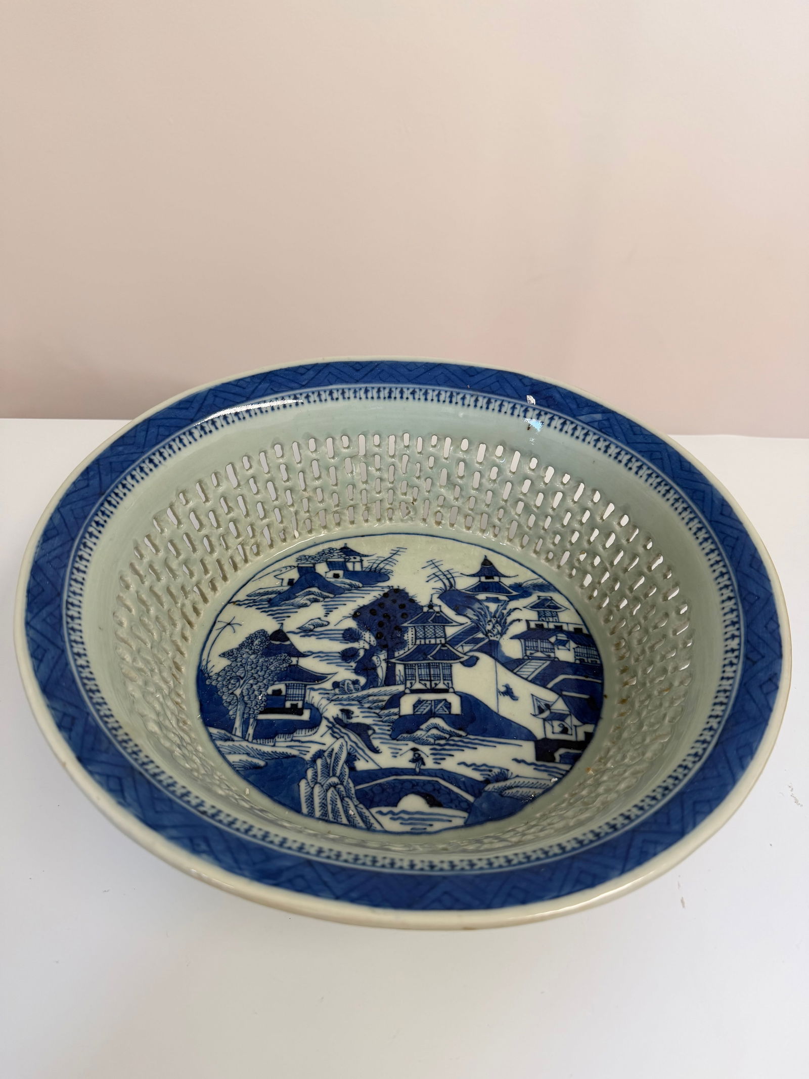 Chinese blue and white porcelain nanking China Fruit Basket: Dimension: width 10.8 inch / 27.5 cm , please note Due to manual measurement, dimensions may vary. Condition: Good used condition, please note buyers are obligated to come to the site to inspect the c