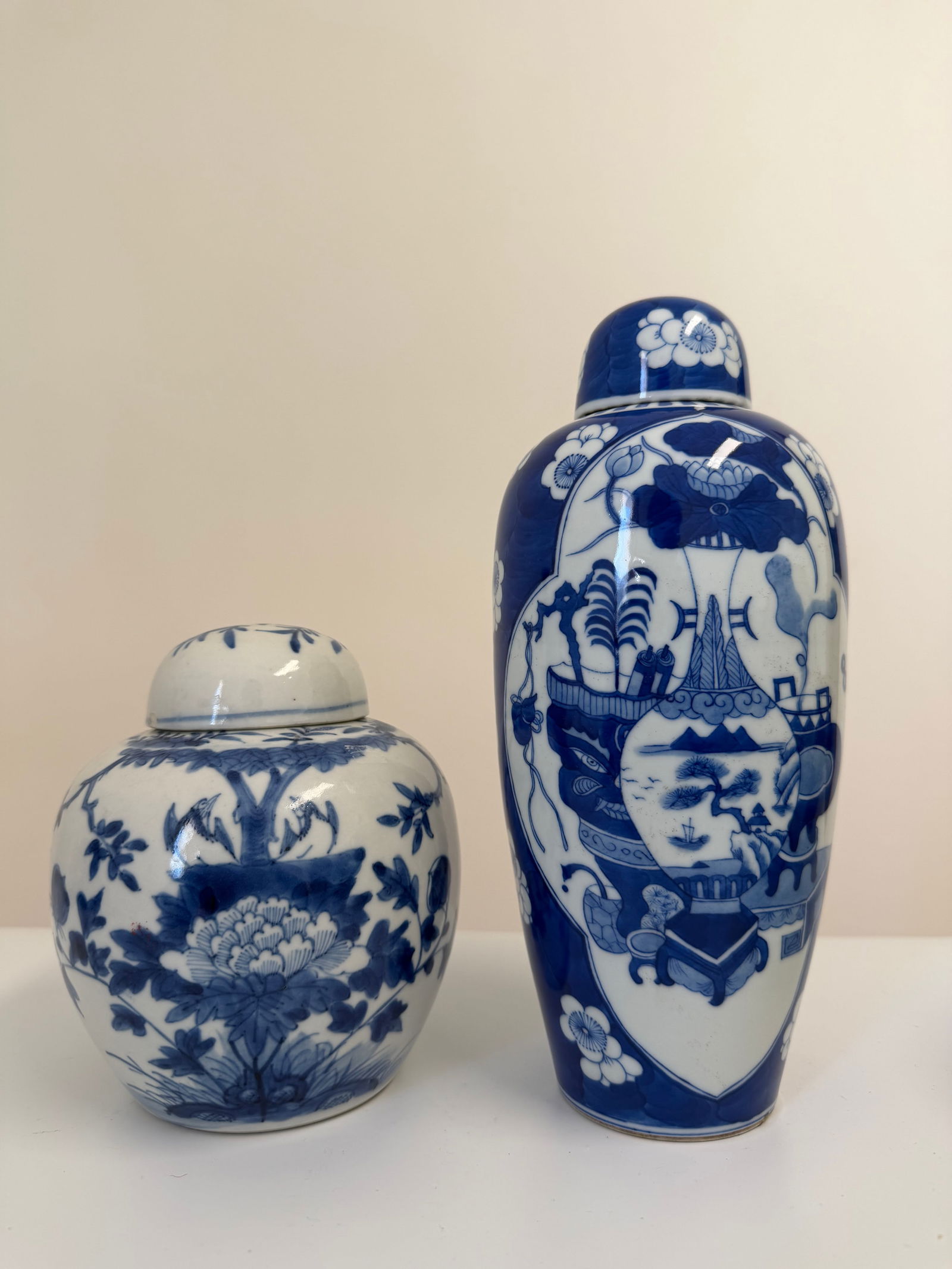 Set of 2 Chinese blue and white porcelain China ginger jars (1 of 10)