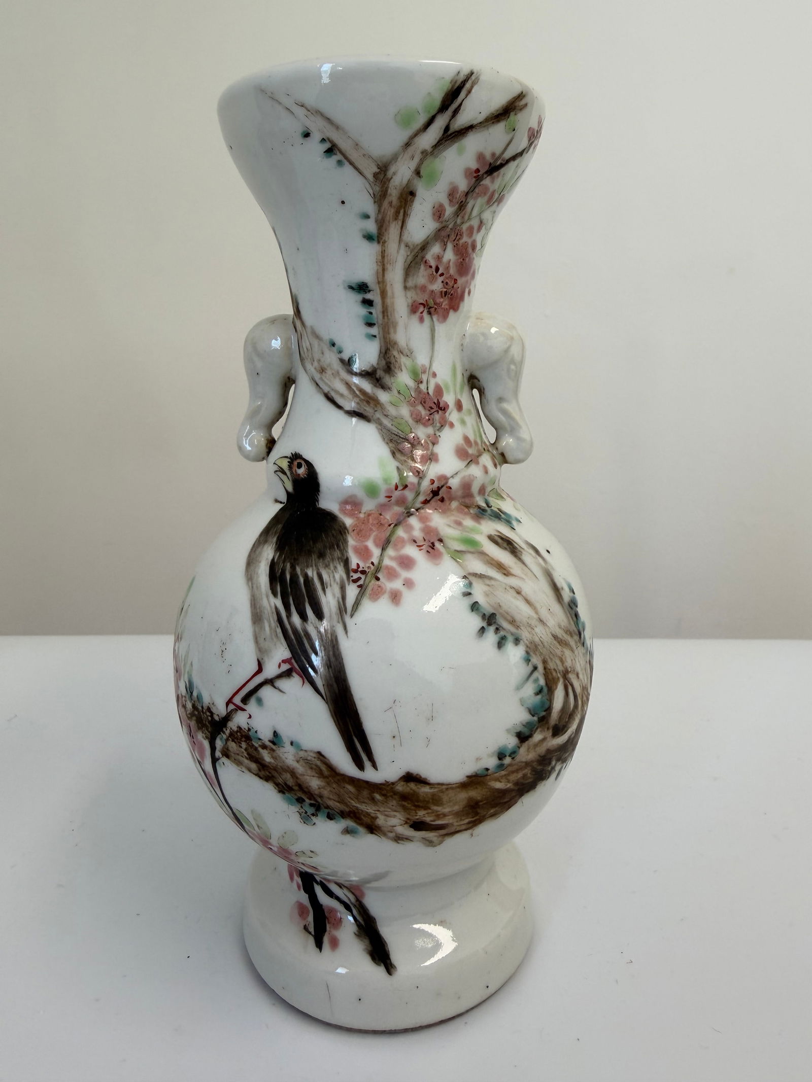 Chinese Famille rose China scholar porcelain vase: Dimension: 8 inch / 20.2 cm , please note Due to manual measurement, dimensions may vary. Condition: Good used condition, please note buyers are obligated to come to the site to inspect the condition
