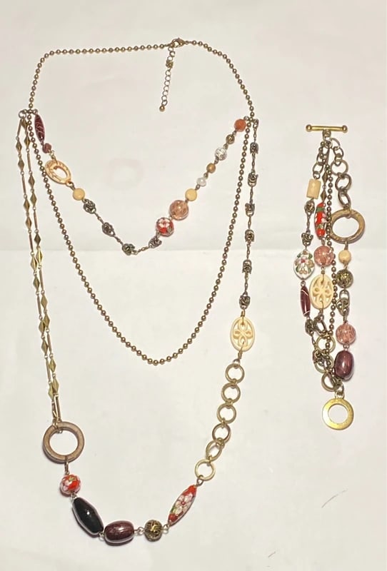 Boho Mixed Media Bracelet & Necklace Set: Dimension: / cm, please note Due to manual measurement, dimensions may vary. Condition: Good used condition, please note buyers are obligated to come to the site to inspect the condition and details o