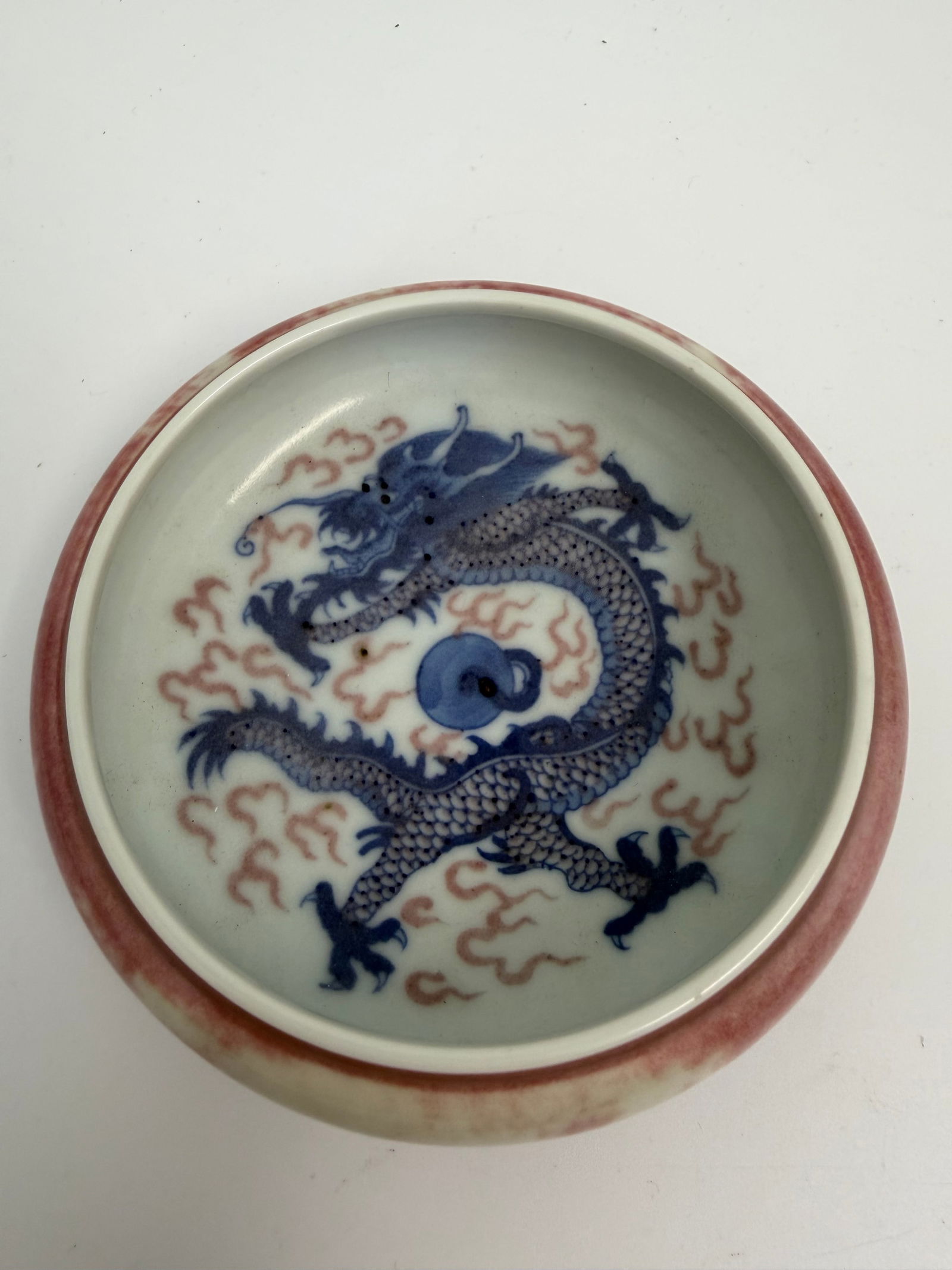 Chinese red glazed blue and white dragon brush washer (1 of 6)