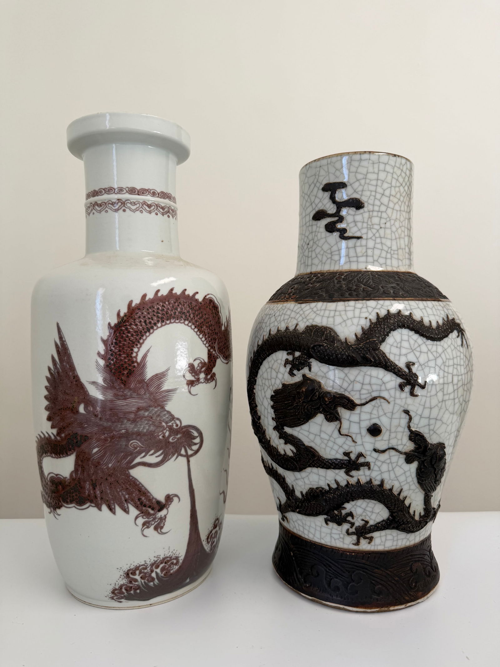 Set of 2 Chinese dragon China porcelain vases (1 of 11)