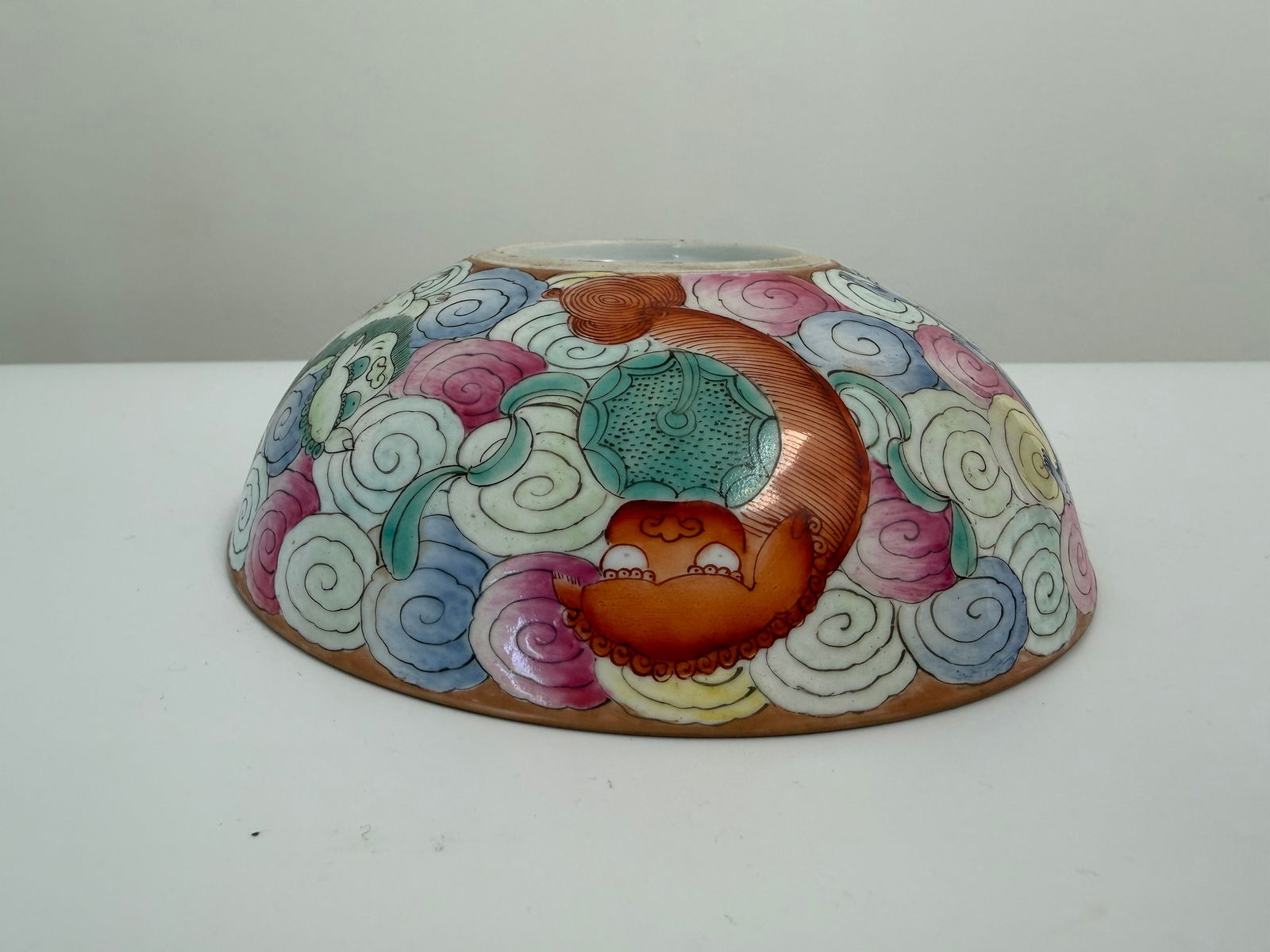 Chinese enameled famille rose lions porcelain bowl: Dimension: 6.9 inch / 15.2 cm , please note Due to manual measurement, dimensions may vary. Condition: Good used condition, please note buyers are obligated to come to the site to inspect the