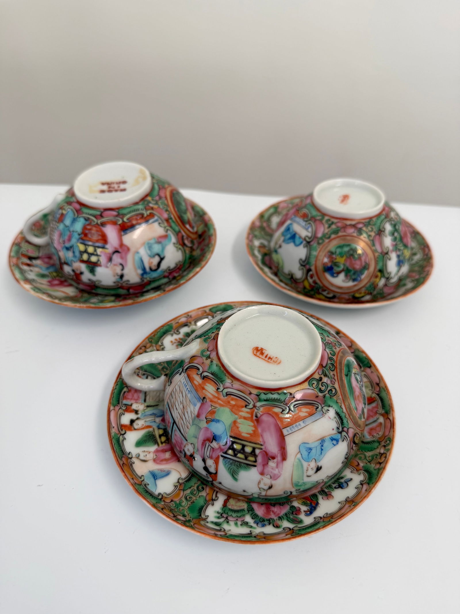 Set of 3 Chinese famille rose porcelain saucers & cups (1 of 5)