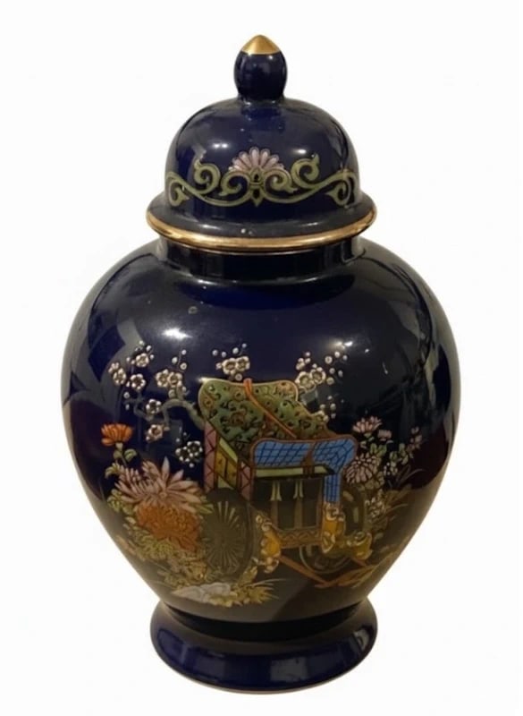 Vintage Japanese Cobalt Blue Ginger Jar: Dimension: 6.9 inch / 15.2 cm , please note Due to manual measurement, dimensions may vary. Condition: Good used condition, please note buyers are obligated to come to the site to inspect the