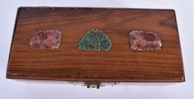 Antique Chinese Rosewood & Jade Jewelry Box: Dimension: 8x3 inches/ , please note Due to manual measurement, dimensions may vary. Condition: Good used condition, please note buyers are obligated to come to the site to inspect the condition and