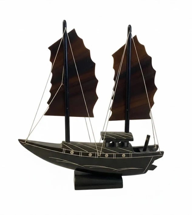 Vintage Hand-Carved Buffalo Horn Chinese Junk Ship: Dimension: 8 inches/ 20 cm, please note Due to manual measurement, dimensions may vary. Condition: Good used condition, please note buyers are obligated to come to the site to inspect the condition