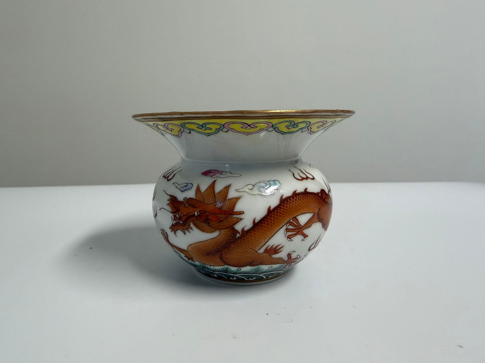 Chinese famille rose dragon & phoenix China porcelain vase: Dimension: 3.4 inch / 8.8 cm , please note Due to manual measurement, dimensions may vary. Condition: Good used condition, please note buyers are obligated to come to the site to inspect the