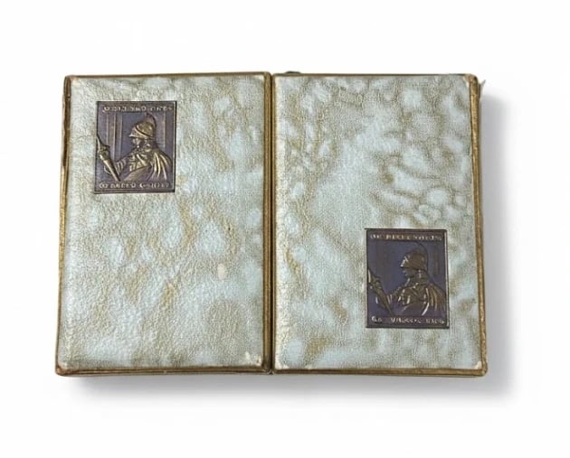 Vintage Waddingtons Double Deck Playing Cards: Dimension: 3.5 inches , please note Due to manual measurement, dimensions may vary. Condition: Good used condition, please note buyers are obligated to come to the site to inspect the condition and de