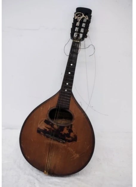 Antique Carlo Ricordo Napoli Mandolin: Dimension: 8 inches/ 20 cm, please note Due to manual measurement, dimensions may vary. Condition: Good used condition, please note buyers are obligated to come to the site to inspect the condition an