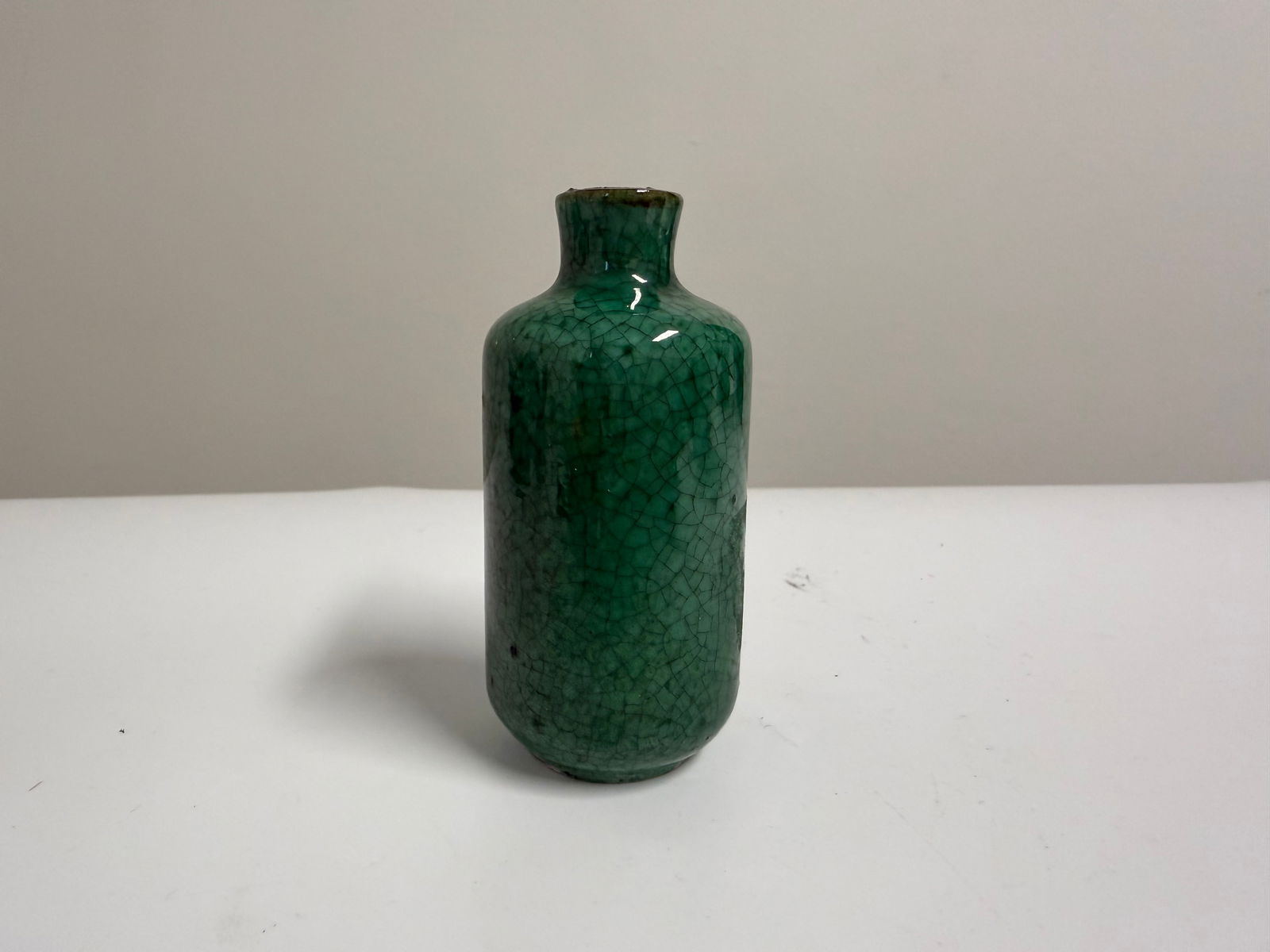 Chinese green ice crack glazed porcelain snuff bottle (1 of 7)