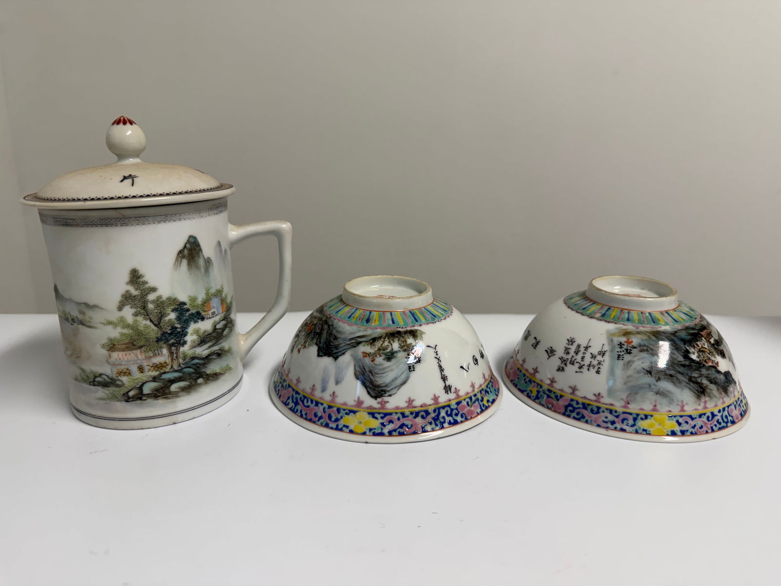 Set of 3 Chinese famille rose porcelain tea cups: Dimension: bowl width 4.8 inch / 12.3 cm, cup tall 4.5 inch / 11.5 cm , please note Due to manual measurement, dimensions may vary. Condition: Good used condition, please note buyers are obligated