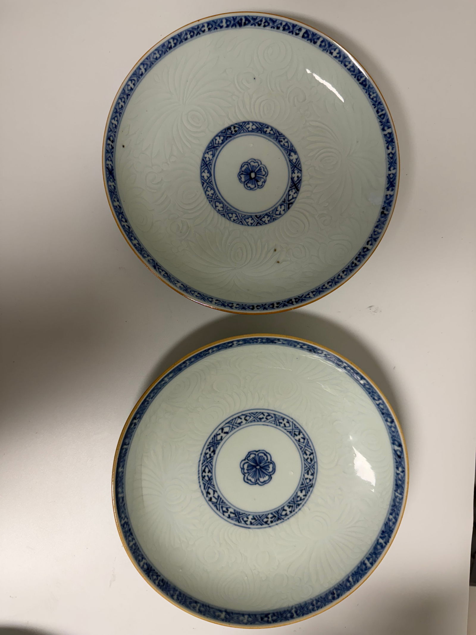 Set of 2 Chinese blue and white China porcelain plates: Dimension: 8.6 inch / 22 cm , please note Due to manual measurement, dimensions may vary. Condition: Good used condition, please note buyers are obligated to come to the site to inspect the