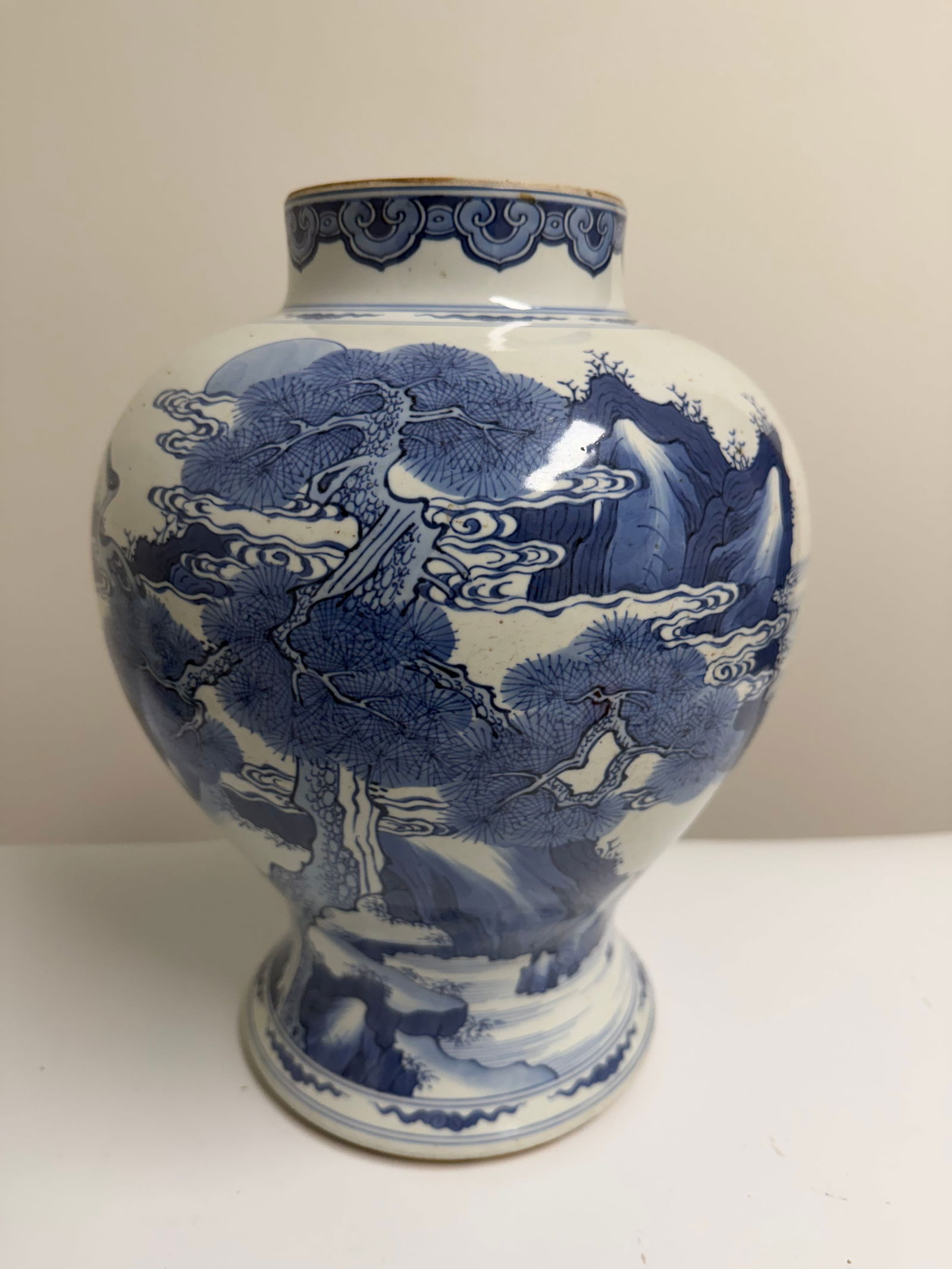 Chinese blue and white porcelain deer & Egret porcelain vase: Dimension: 13.7 inch / 35 cm , please note Due to manual measurement, dimensions may vary. Condition: Good used condition, please note buyers are obligated to come to the site to inspect the