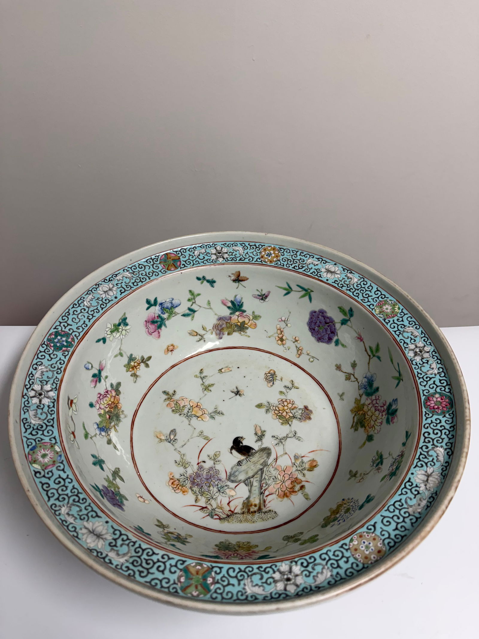 Chinese enameled famille rose large size porcelain bowl: Dimension: 15.6 inch / 39.9 cm , please note Due to manual measurement, dimensions may vary. Condition: Good used condition, please note buyers are obligated to come to the site to inspect the conditi
