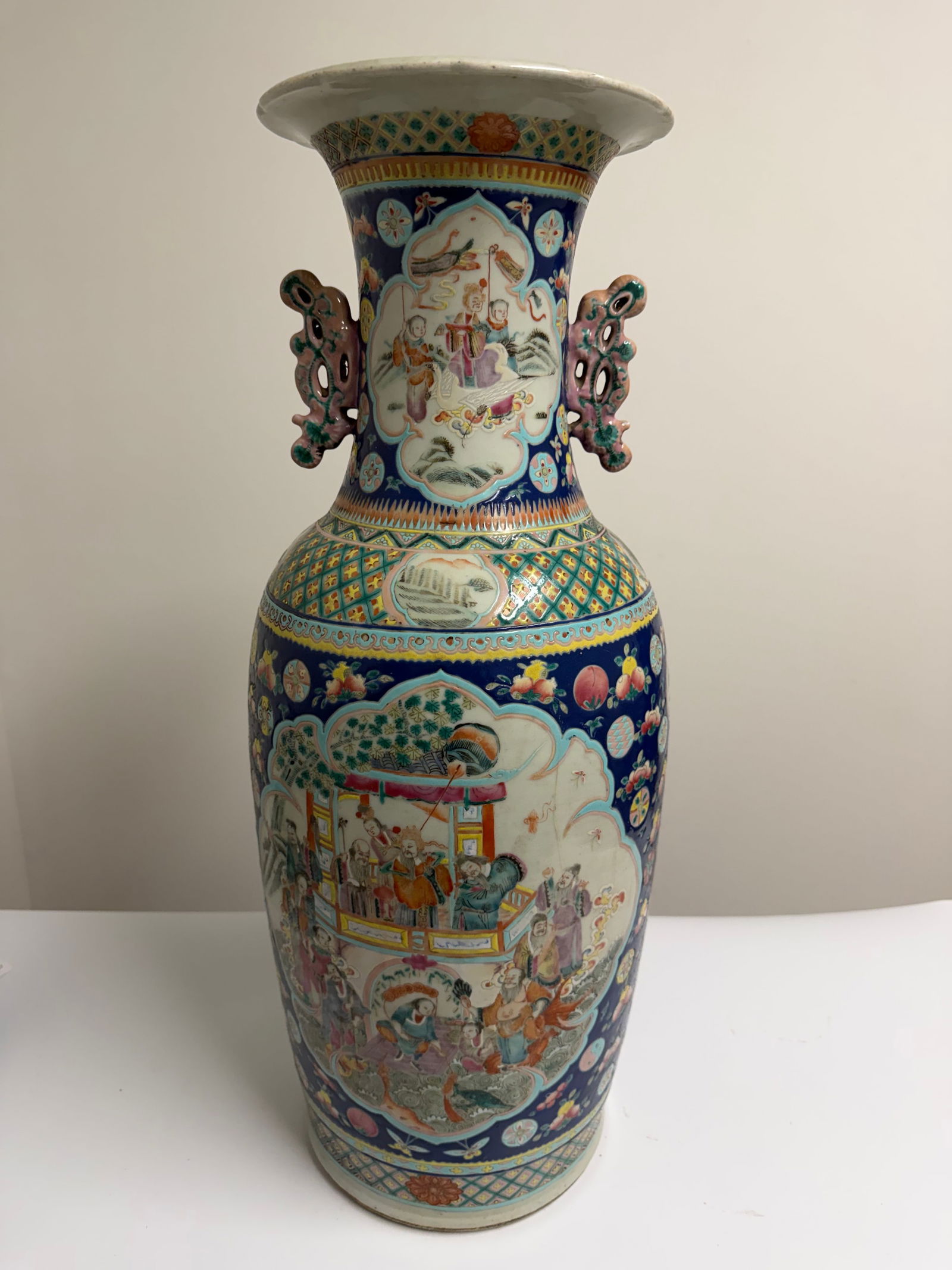 Chinese famille rose porcelain large size scene vase (1 of 8)
