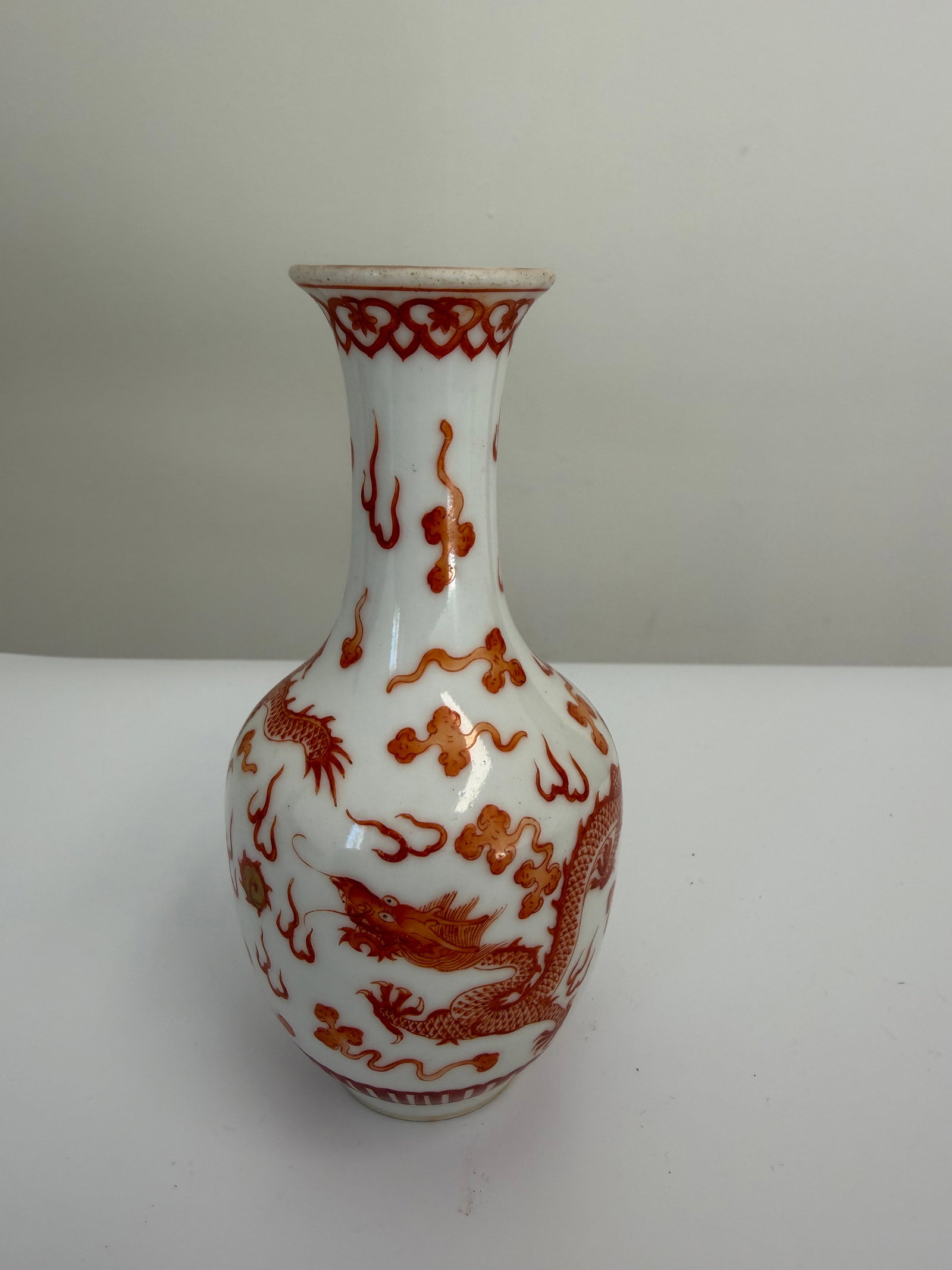 Chinese Enameled famille rose red dragons porcelain China vase (1 of 10)