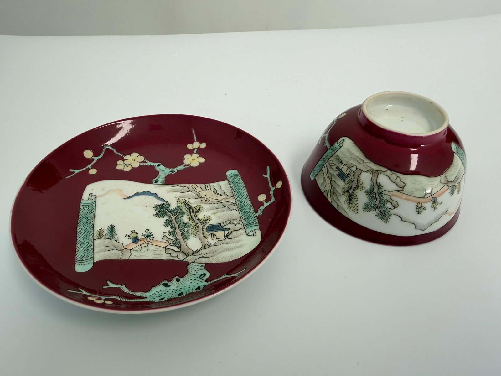 Chinese red famille rose landscape porcelain China tea cup and saucer: Dimension: the saucer width 5 inches/ 12.8 cm. , please note Due to manual measurement, dimensions may vary. Condition: Good used condition, please note buyers are obligated to come to the site to ins