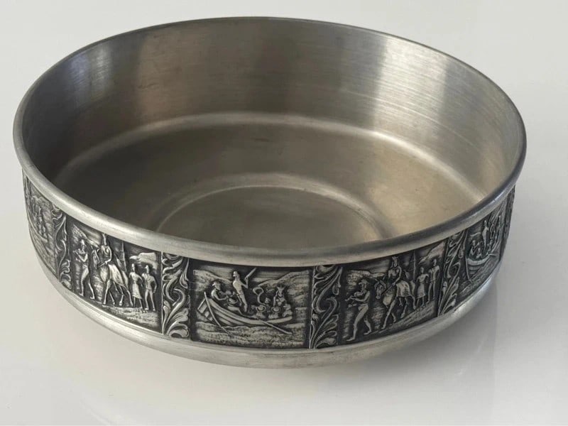 Vintage Ornate Norsk Tin / Pewter Bowl: Dimension: 9 inches. , please note Due to manual measurement, dimensions may vary. Condition: Good used condition, please note buyers are obligated to come to the site to inspect the condition and det