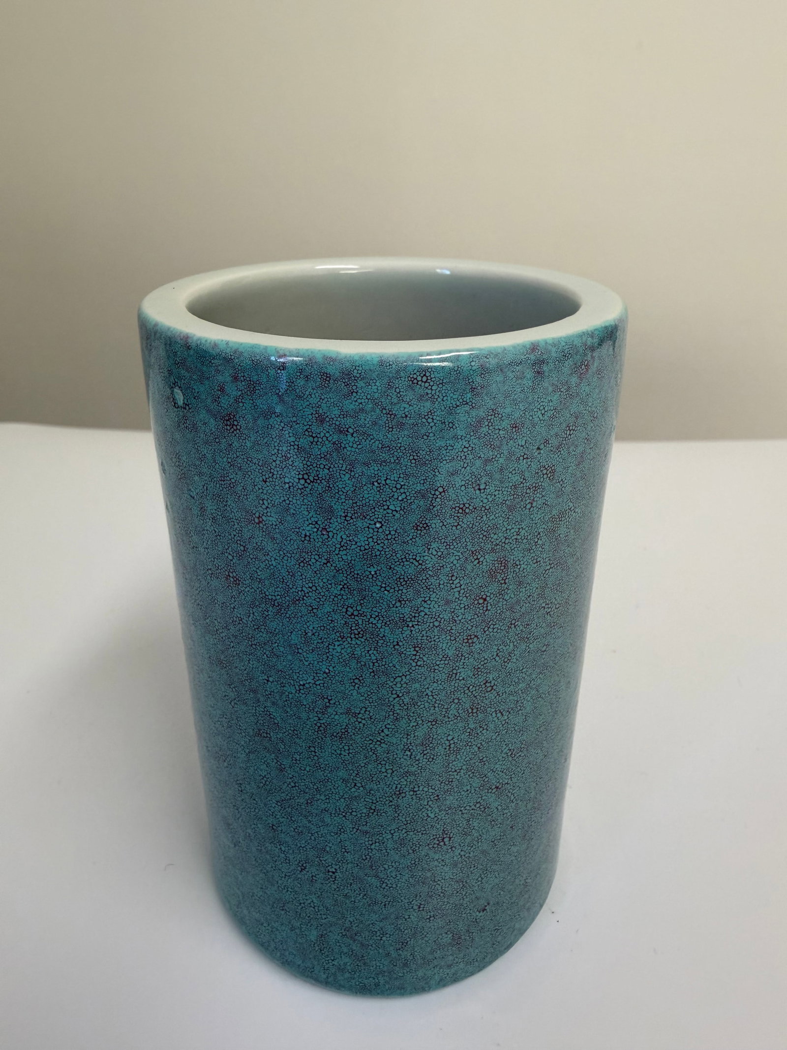 Chinese Enameled famille rose cobblestone glazed porcelain China brush pot: Dimension: tall 4.9 inches/ 11.7 cm. , please note Due to manual measurement, dimensions may vary. Condition: Good used condition, please note buyers are obligated to come to the site to inspect the c