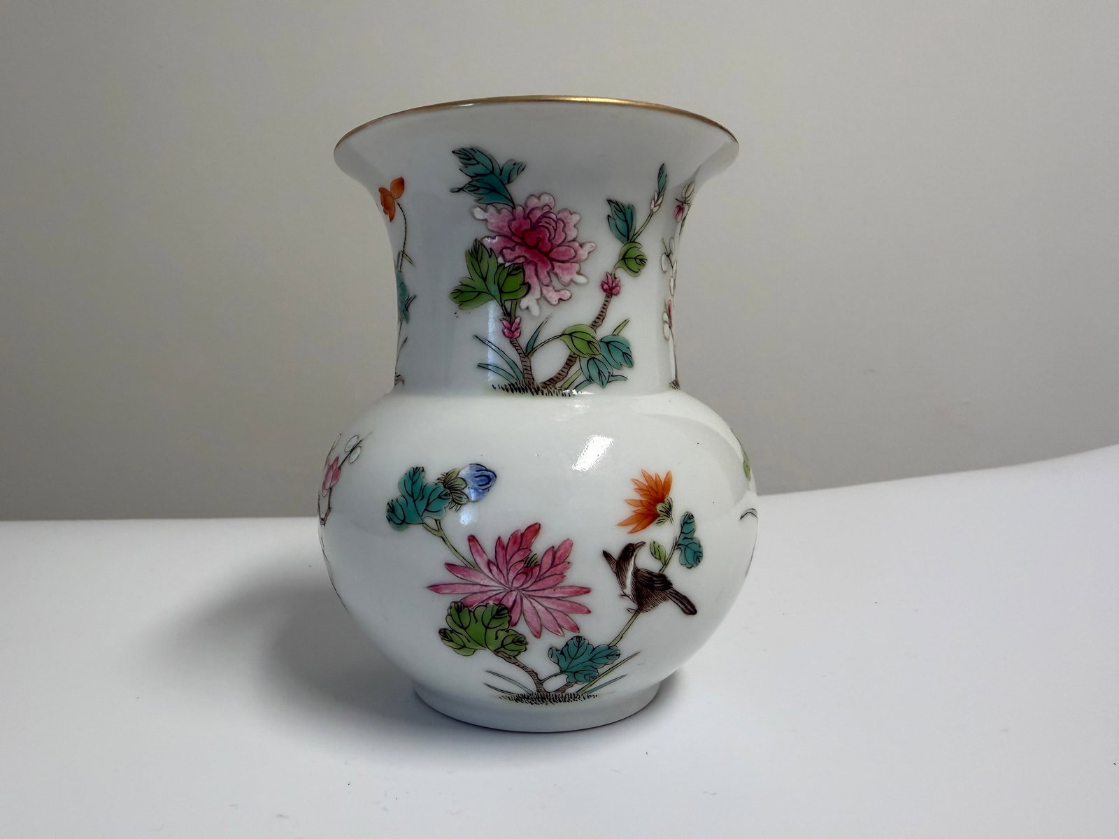 Chinese Enameled famille rose flowers porcelain China water pot mark (1 of 10)