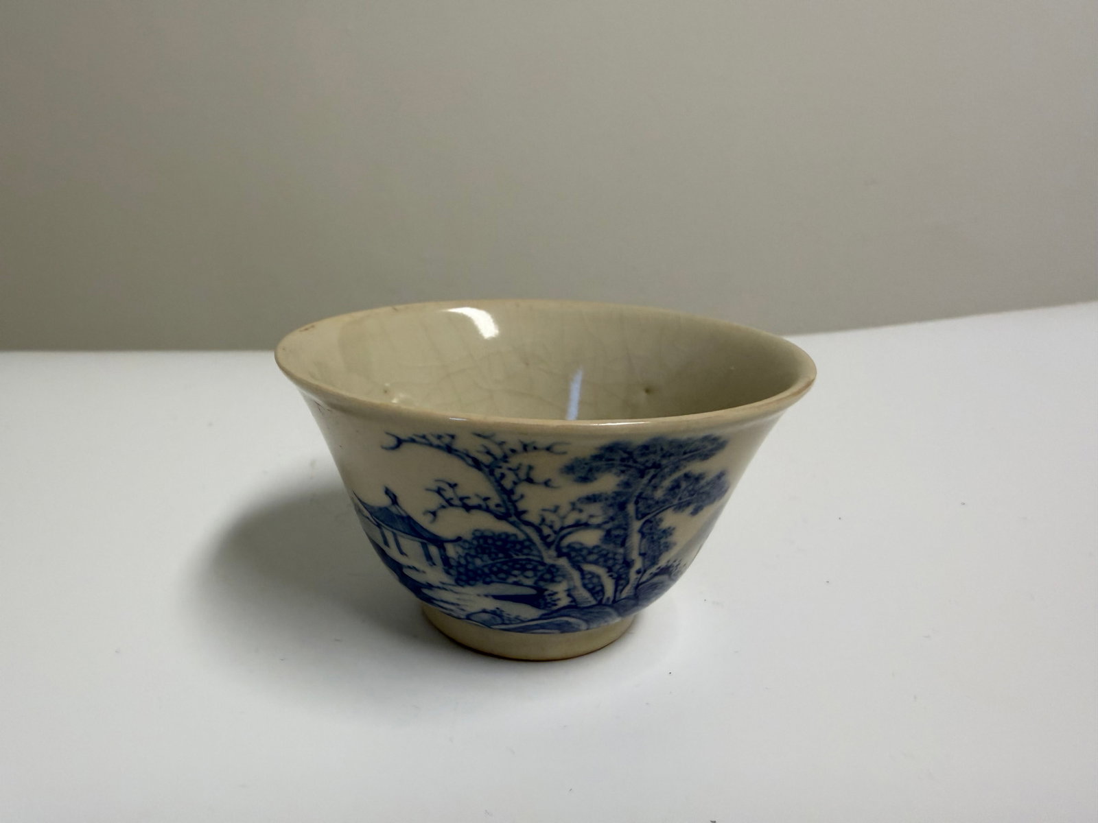 Chinese crack glazed blue and white landscape porcelain China bowl four characters mark (1 of 7)