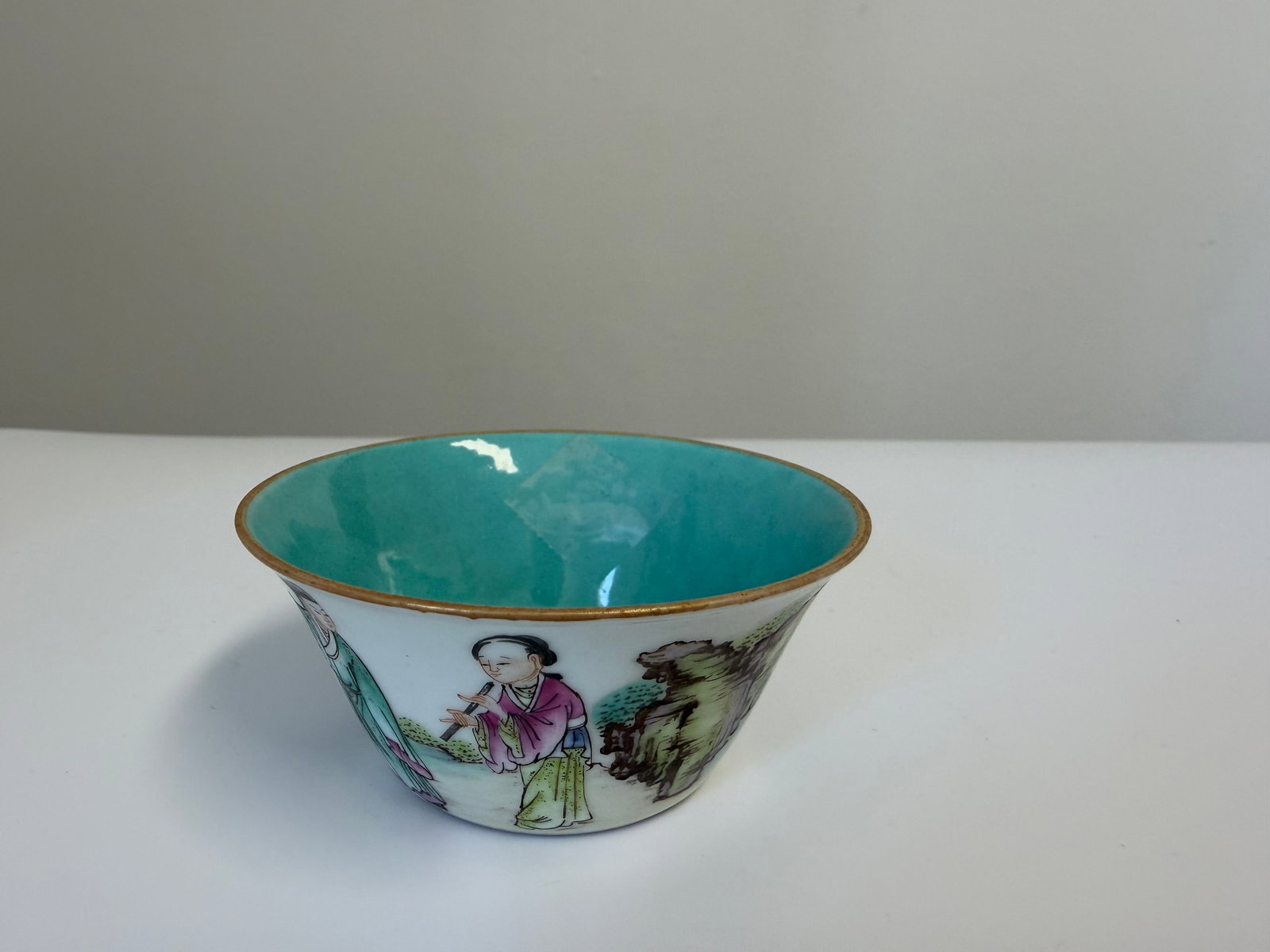 Chinese Enameled famille rose figures scene porcelain China egg shell cup: Dimension: the item's width 2.7 inches/ 6.8 cm, please note Due to manual measurement, dimensions may vary. Condition: Good used condition, please note buyers are obligated to come to the site to insp
