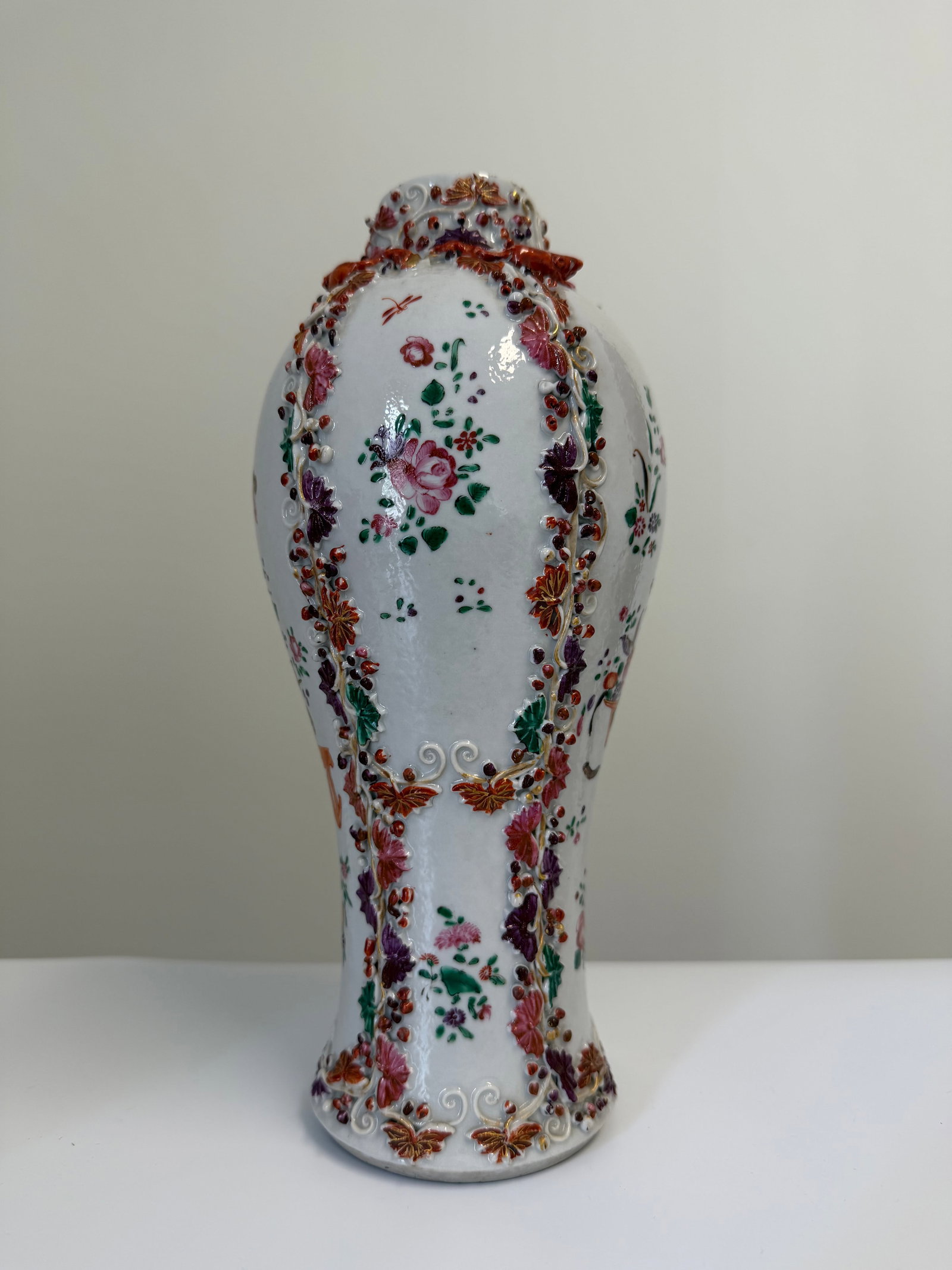 Chinese Export Enameled famille rose porcelain China vase Qianlong (1 of 7)