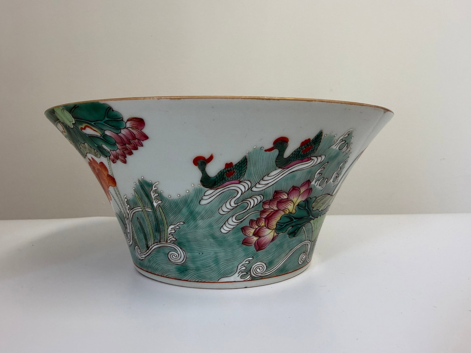 Chinese Enameled famille rose Pond, Wild Ducks, and Lotus porcelain China bowl: Dimension: the item's width 7.1 inches/ 19.3 cm, please note Due to manual measurement, dimensions may vary. Condition: Good used condition, please note buyers are obligated to come to the site to ins