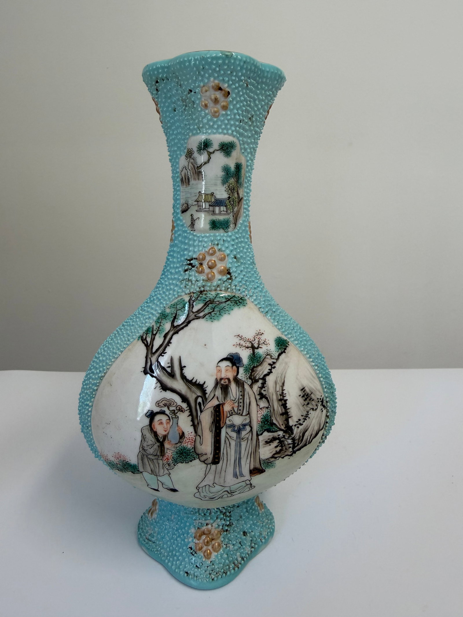 Chinese Enameled famille rose figures scene porcelain China vase: Dimension: the item's tall 7.5 inches/ 19.1 cm, please note Due to manual measurement, dimensions may vary. Condition: Good used condition, please note buyers are obligated to come to the site to insp