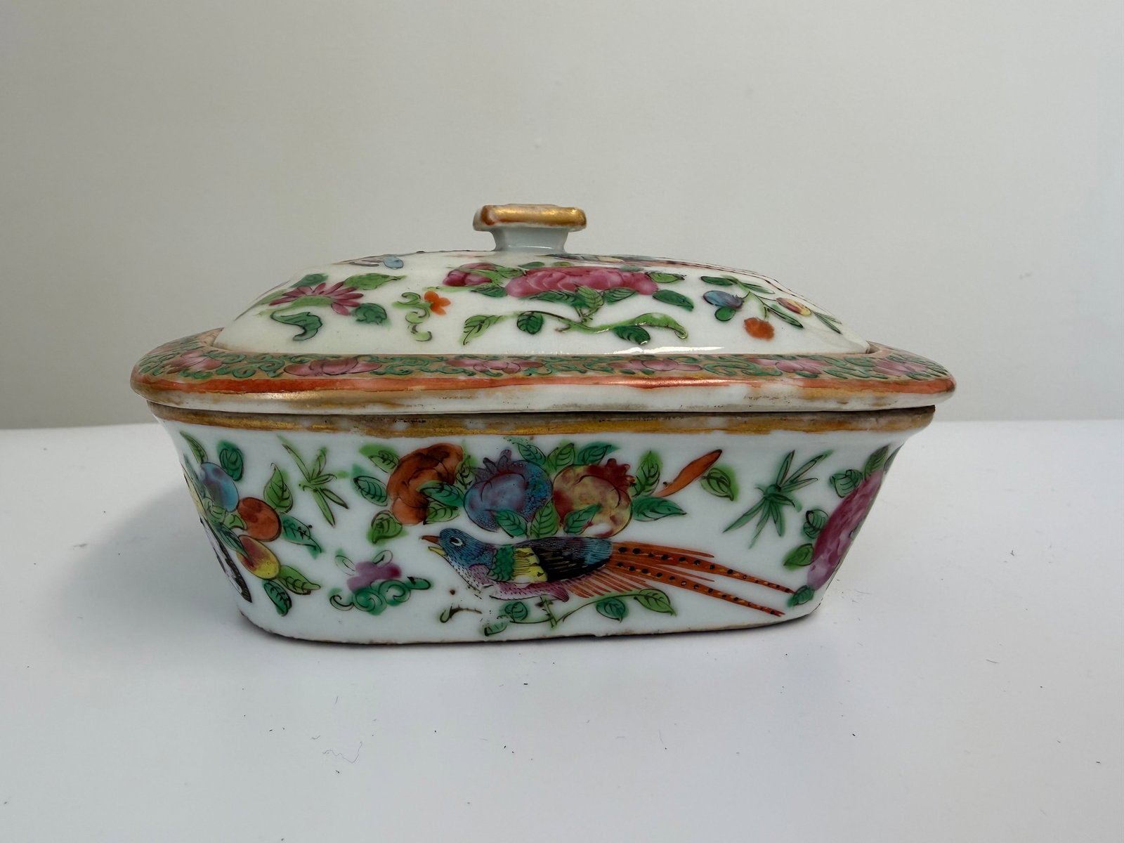 Chinese Enameled famille rose porcelain China Soap dish box (1 of 7)