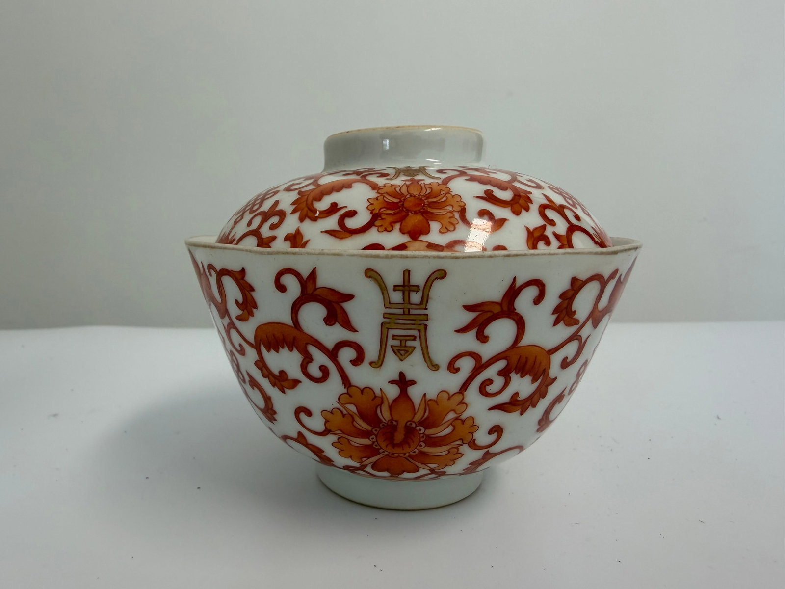 Chinese Enameled famille rose China red lotus flowers gilded porcelain China tea cup: Dimension: please note Due to manual measurement, dimensions may vary. Condition: Good used condition, please note buyers are obligated to come to the site to inspect the condition and details of the